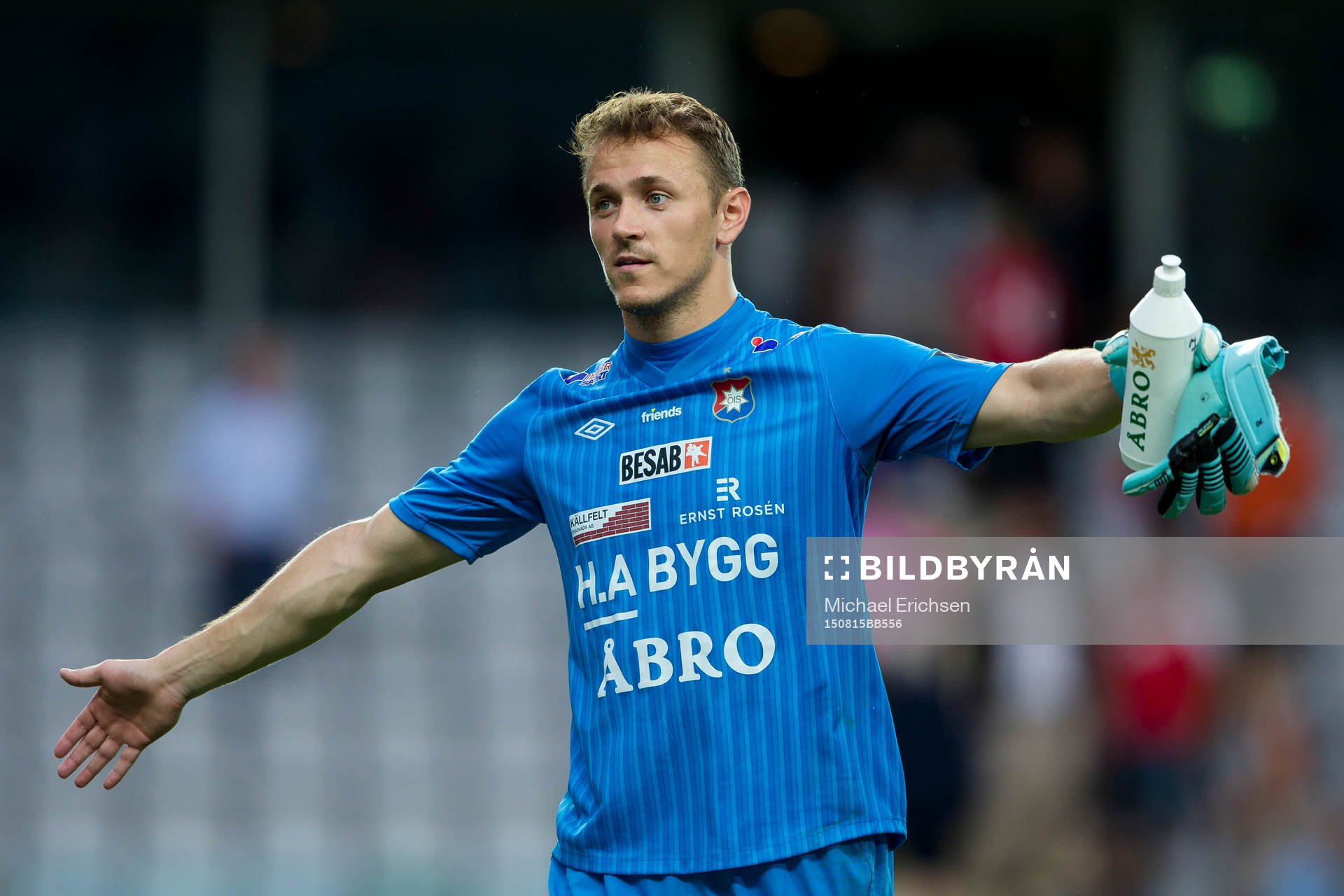 Örgrytes målvakt Robertino Kljajic glad