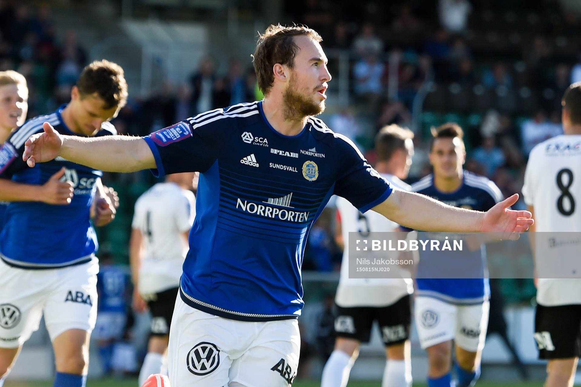 Sundsvalls Rúnar Már Sigurjónsson jublar efter 1-0 under fotbollsmatchen i Allsvenskan mellan GIF Sundsvall och Örebro den 15 augusti 2015 i Sundsvall.