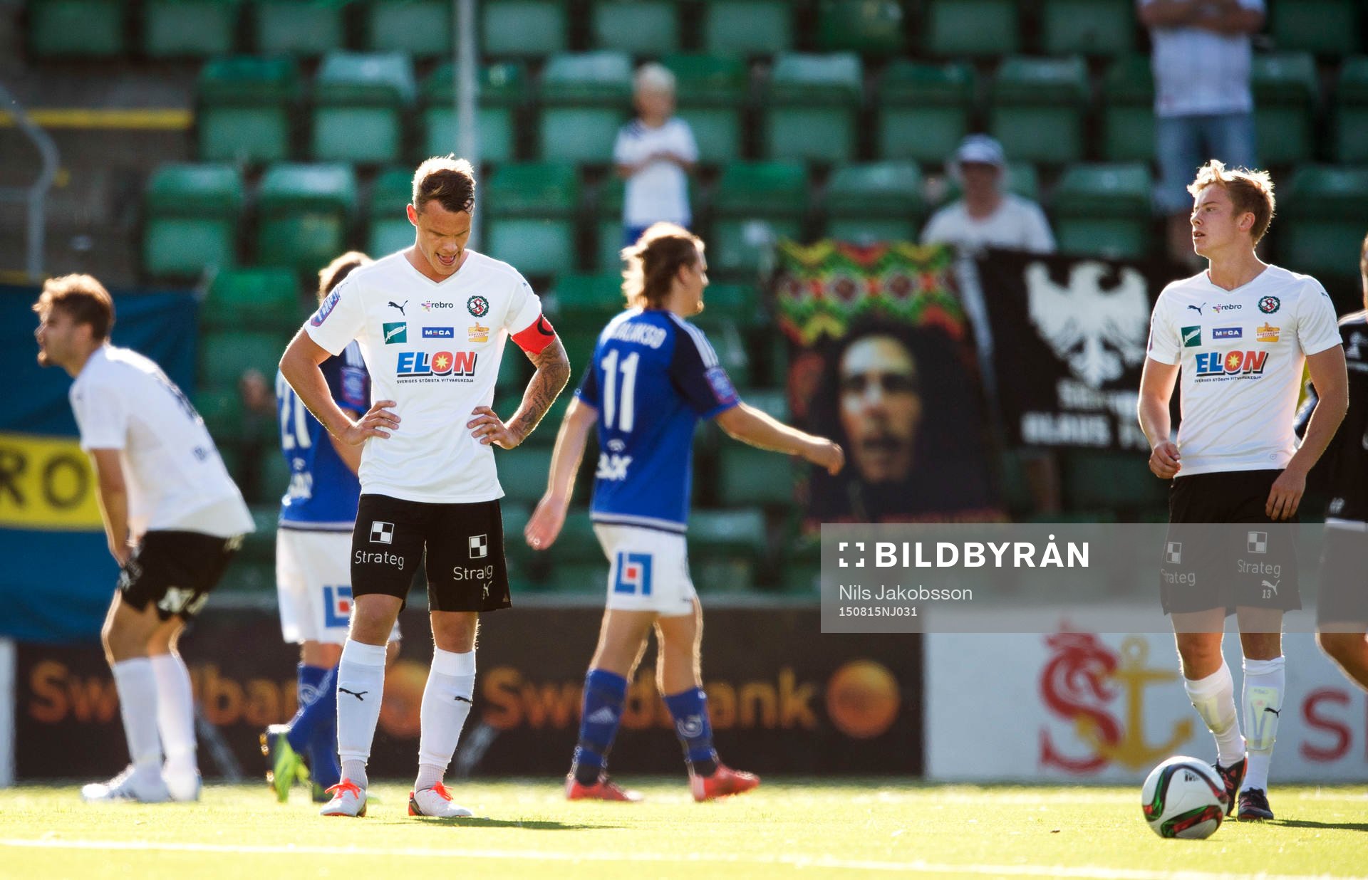 Örebros Robert Åhman Persson deppar