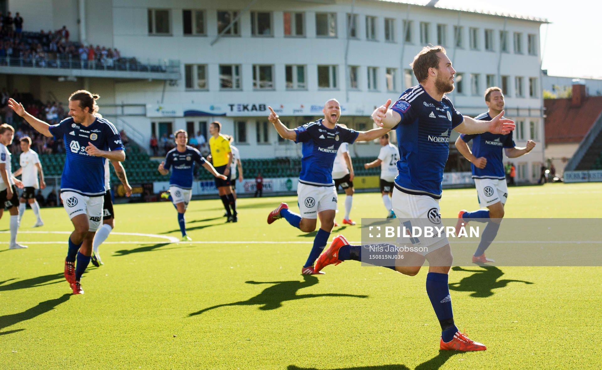 Sundsvalls Rúnar Már Sigurjónsson jublar