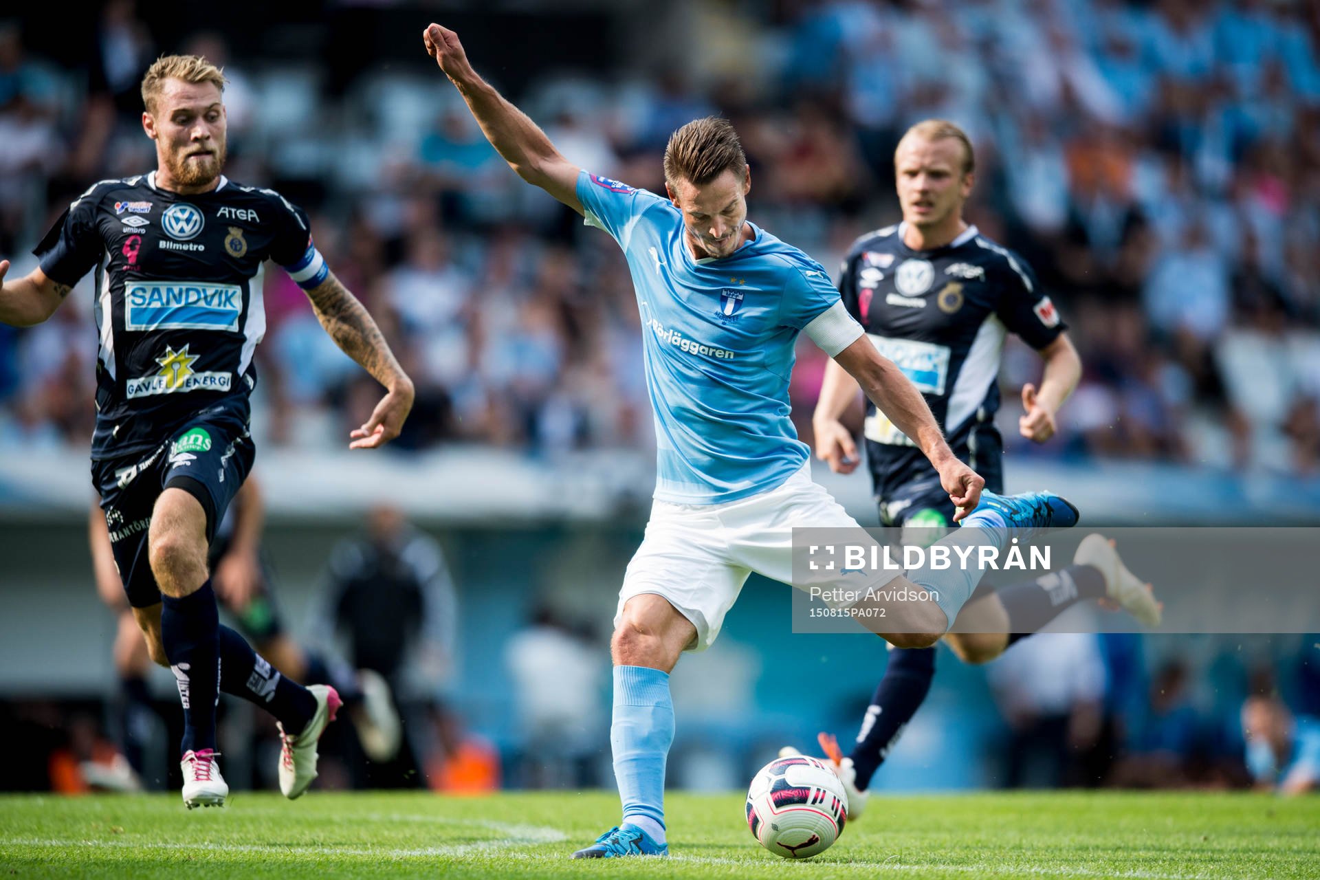 Malmö FFs Markus Rosenberg laddar för skott