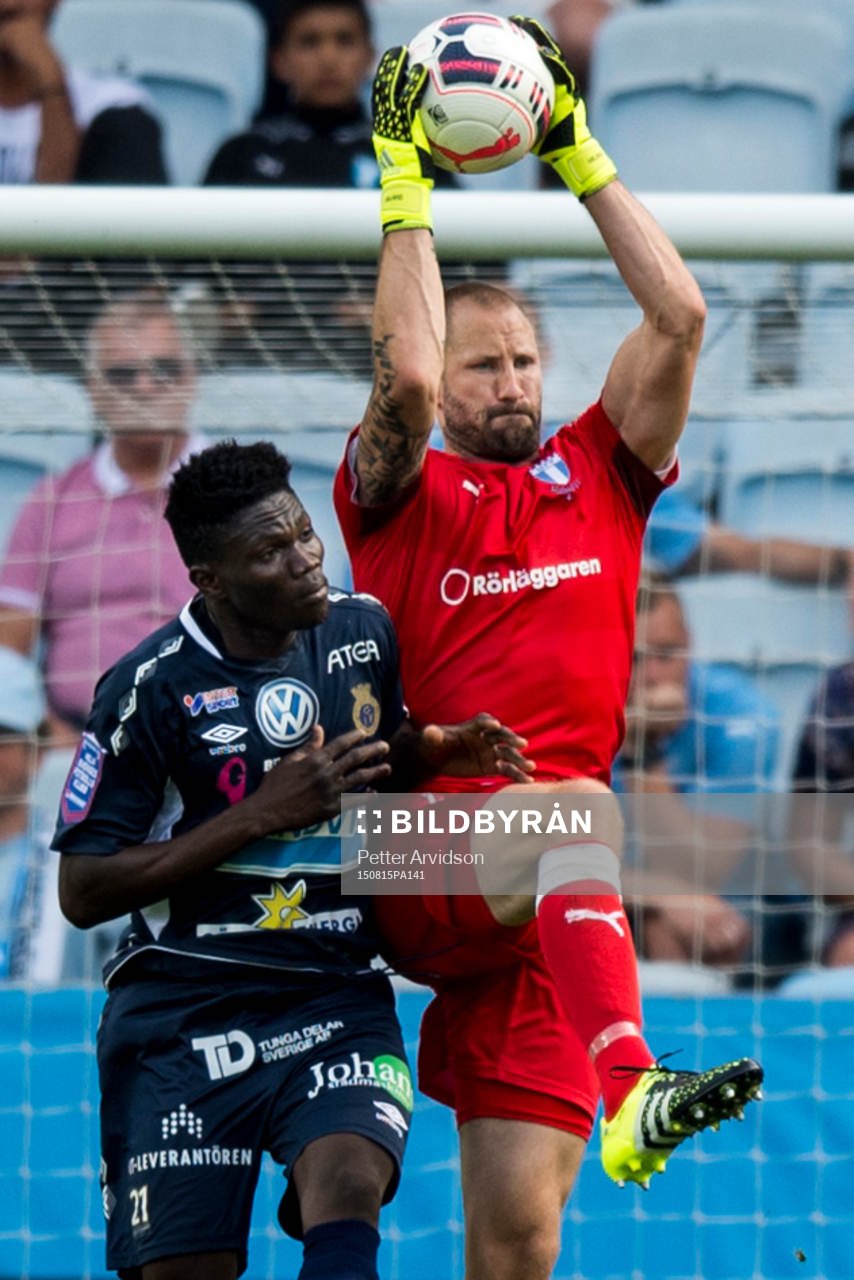 Gefles Kvame Bonsu och Malmö FFs målvakt Johan Wiland