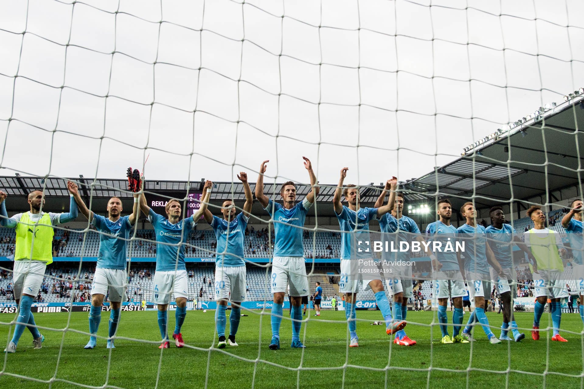 Malmö FFs spelare jublar mot publiken