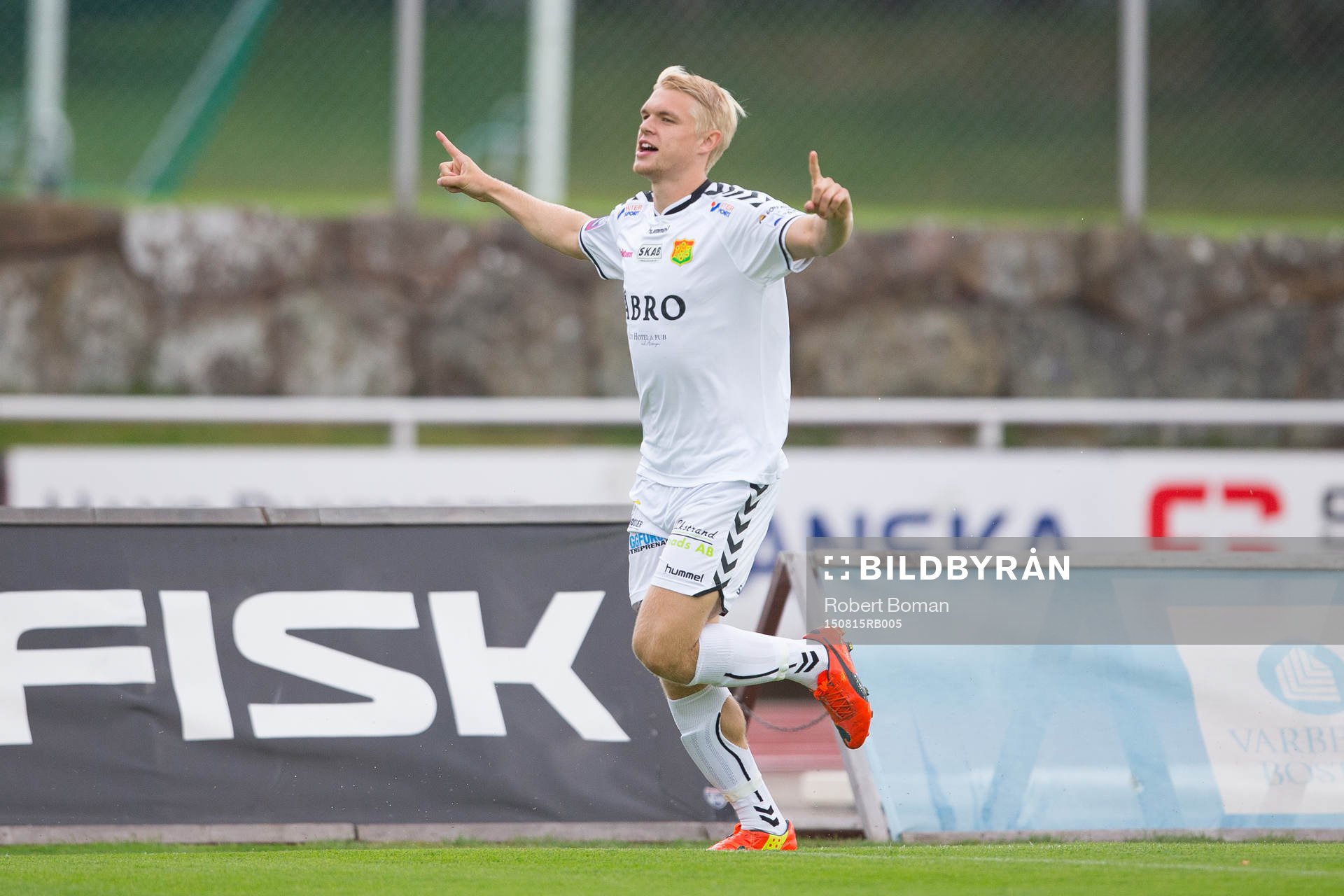 GAIS Linus Tornblad jublar efter att ha gjort 1-3 under fotbollsmatchen i Superettan mellan Varberg och GAIS den 15 Augusti 2015 i Varberg.