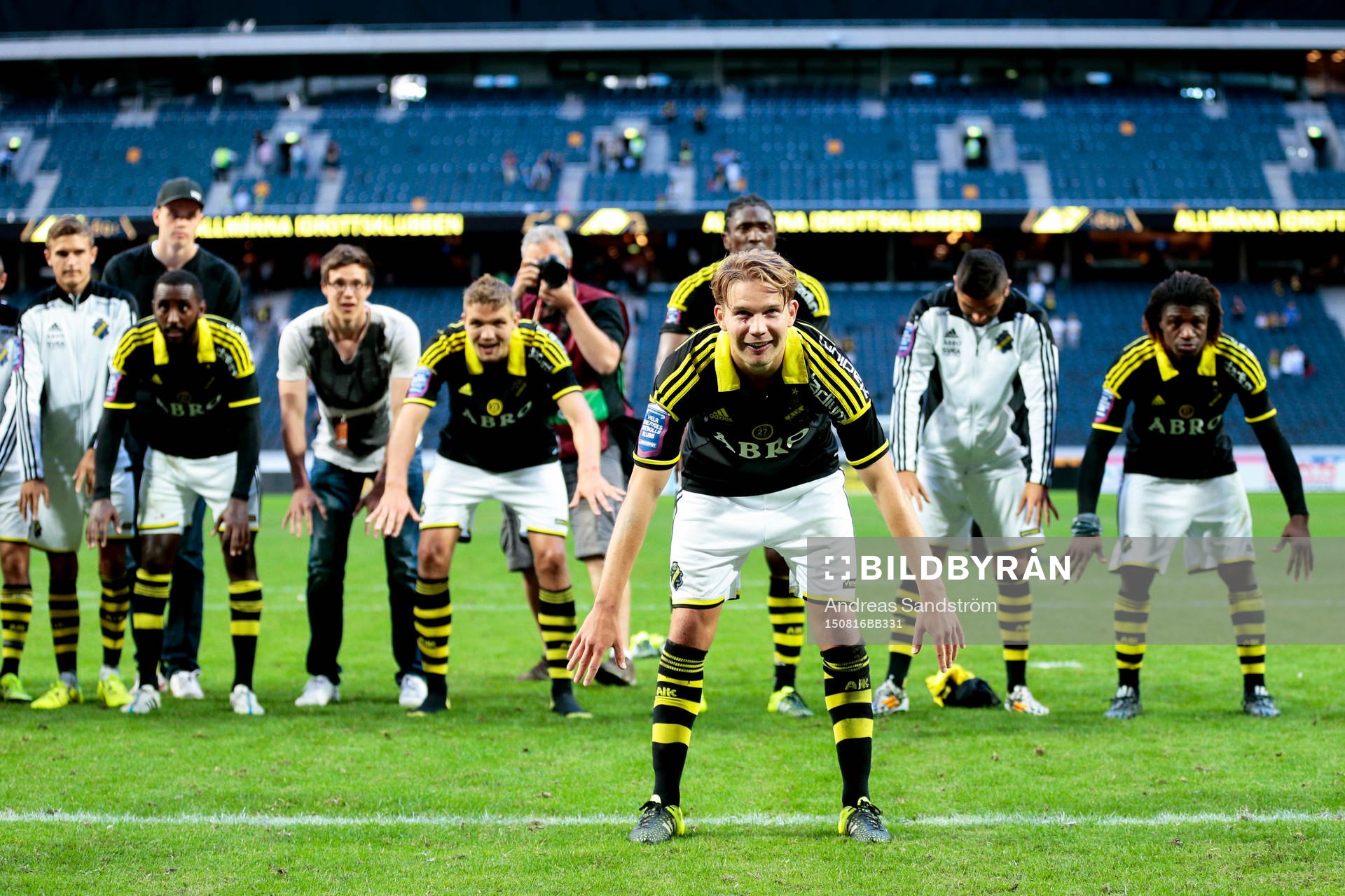 AIK:s Johan Blomberg jublar efter fotbollsmatchen i Allsvenskan mellan AIK och Kalmar den 16 Augusti 2015 i Stockholm. 