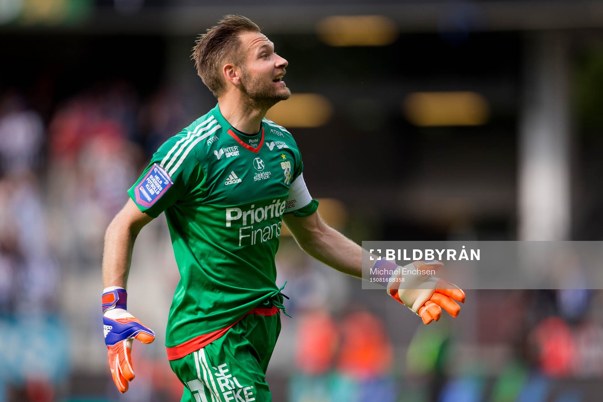 IFK Göteborgs målvakt John Alvbåge jublar
