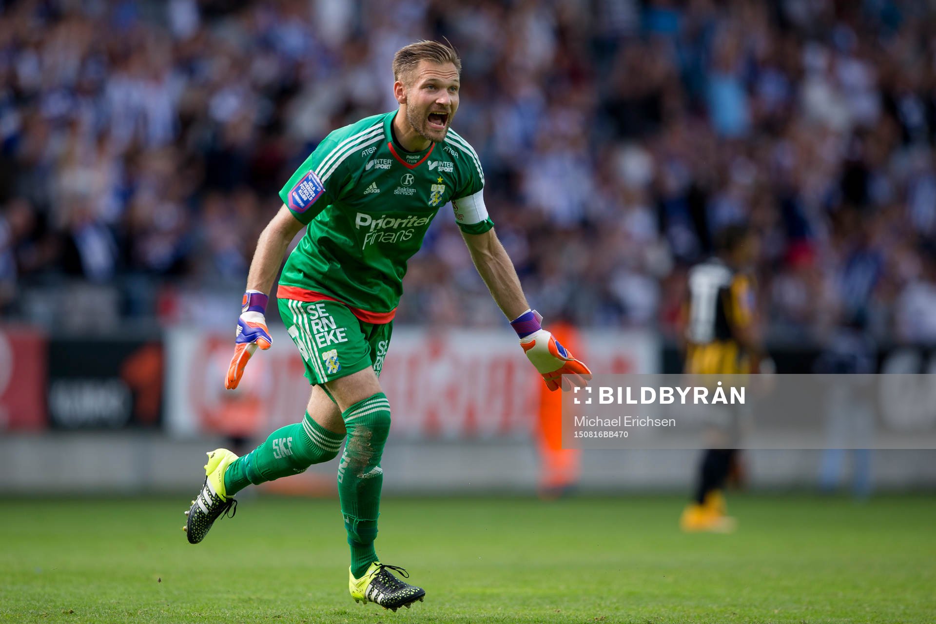 IFK Göteborgs målvakt John Alvbåge jublar