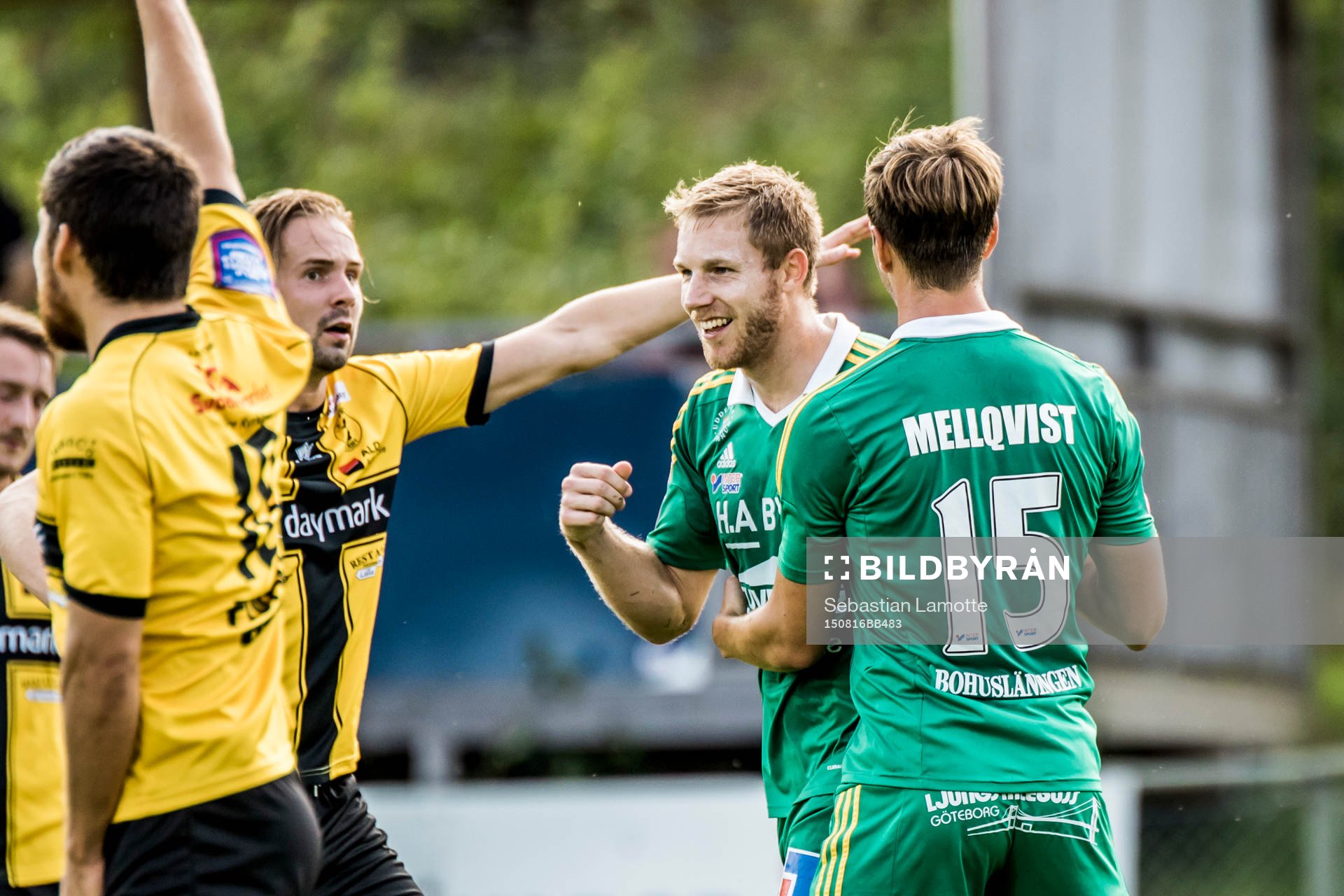 Ljungskiles Steven Old och Alexander Mellqvist jublar vid