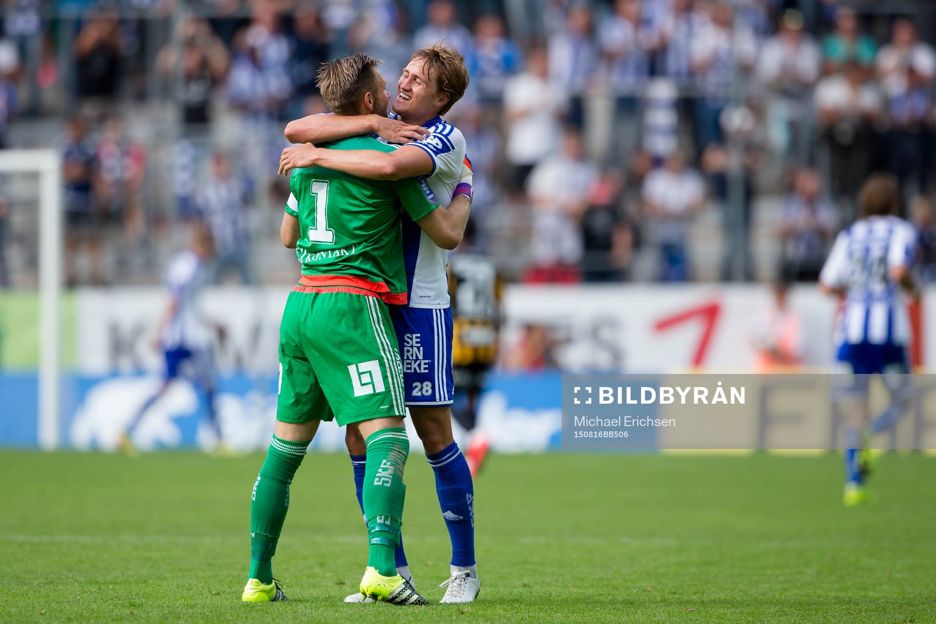 IFK Göteborgs målvakt John Alvbåge och Thomas Rogne