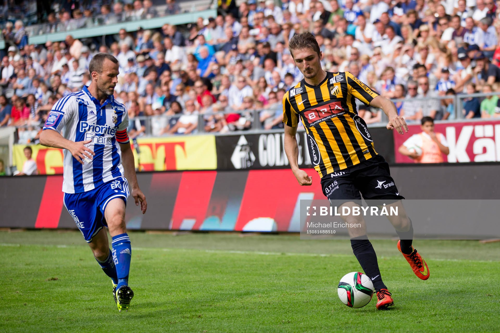 IFK Göteborgs Hjalmar Jonsson mot Häckens Dardan Rexhepi