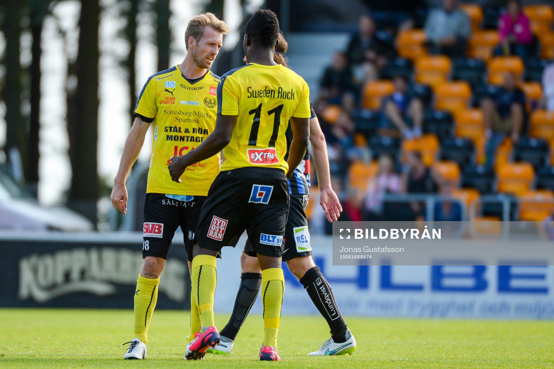 Mjällbys Christian Wilhelmsson och Ibrahim Teteh Bangura