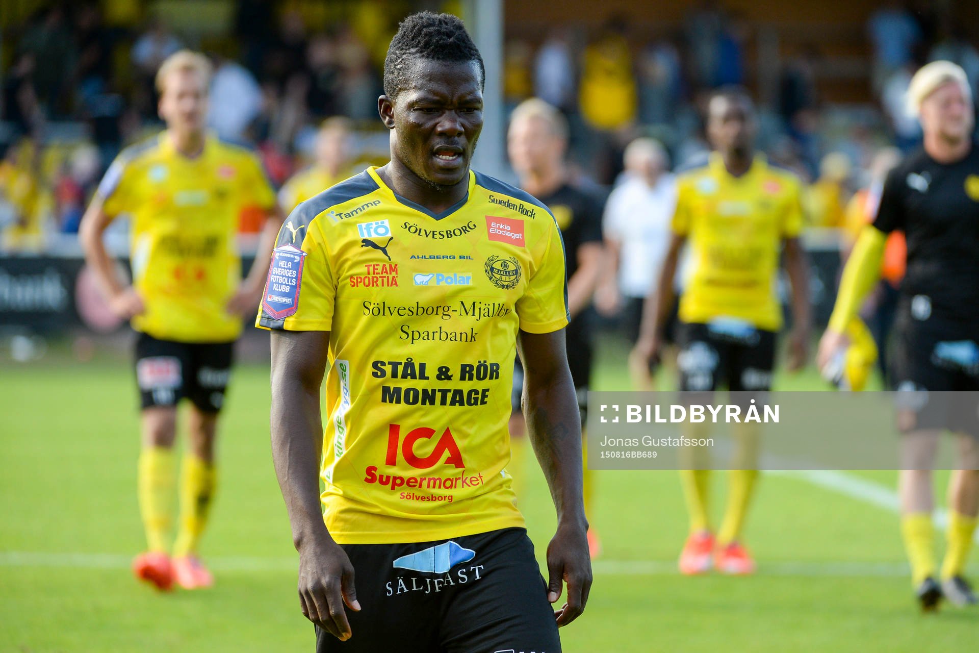 Mjällbys Ibrahim Teteh Bangura  deppar