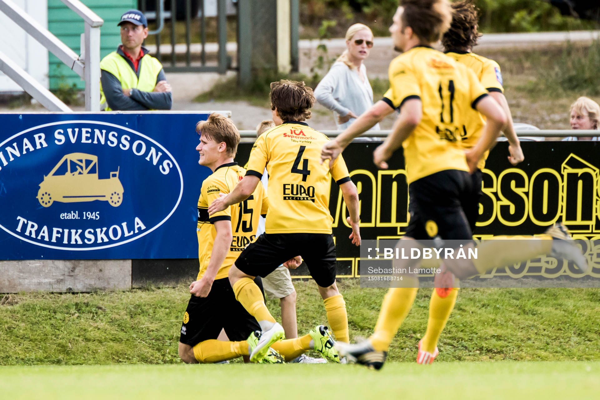 Frej Täby gör 1-1 och jublar under fotbollsmatchen i Superettan mellan Ljungskile och Frej Täby den 16 augusti 2015 i Ljungskile.