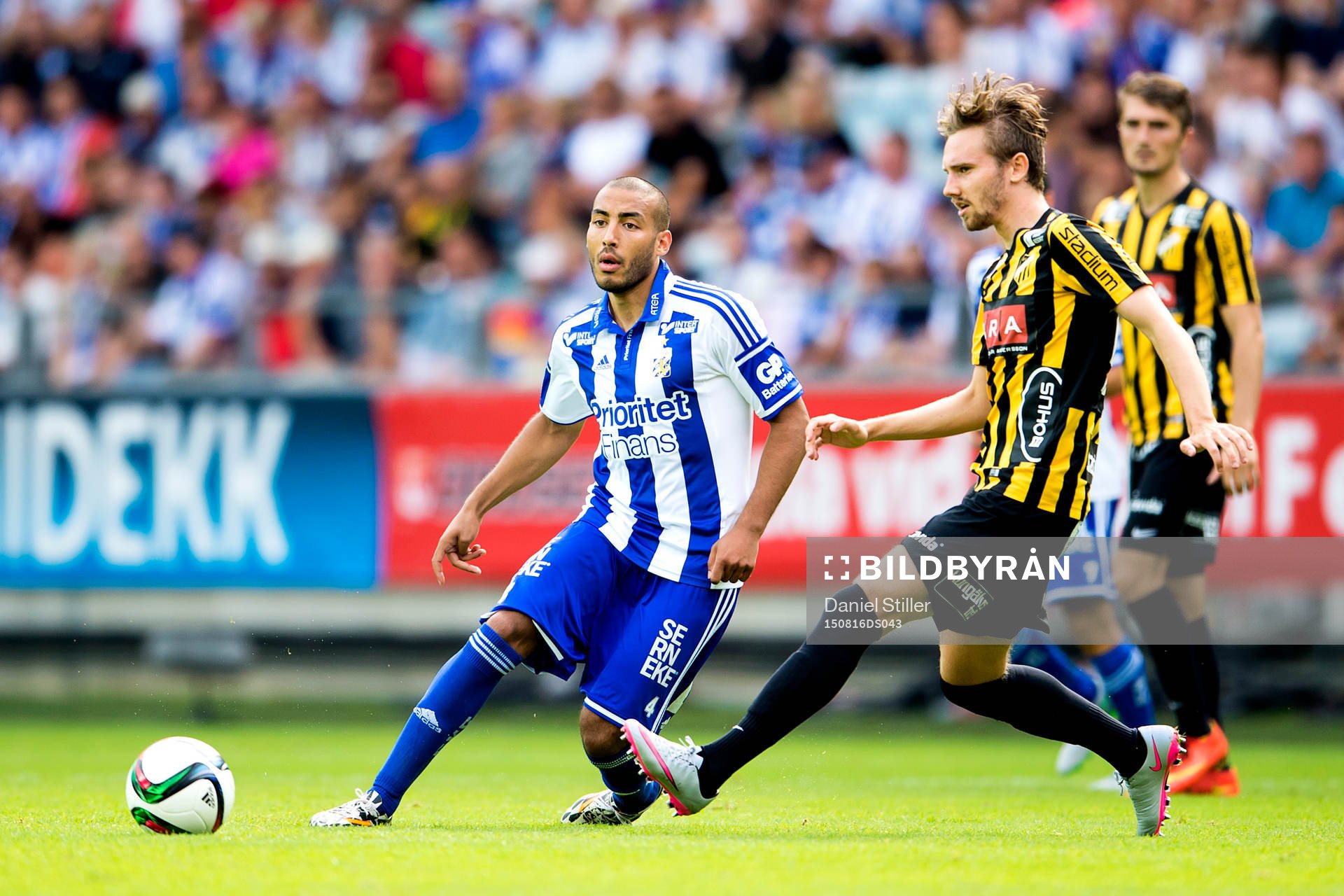 IFK Göteborgs Haitam Aleesami och Häckens Simon Sandberg