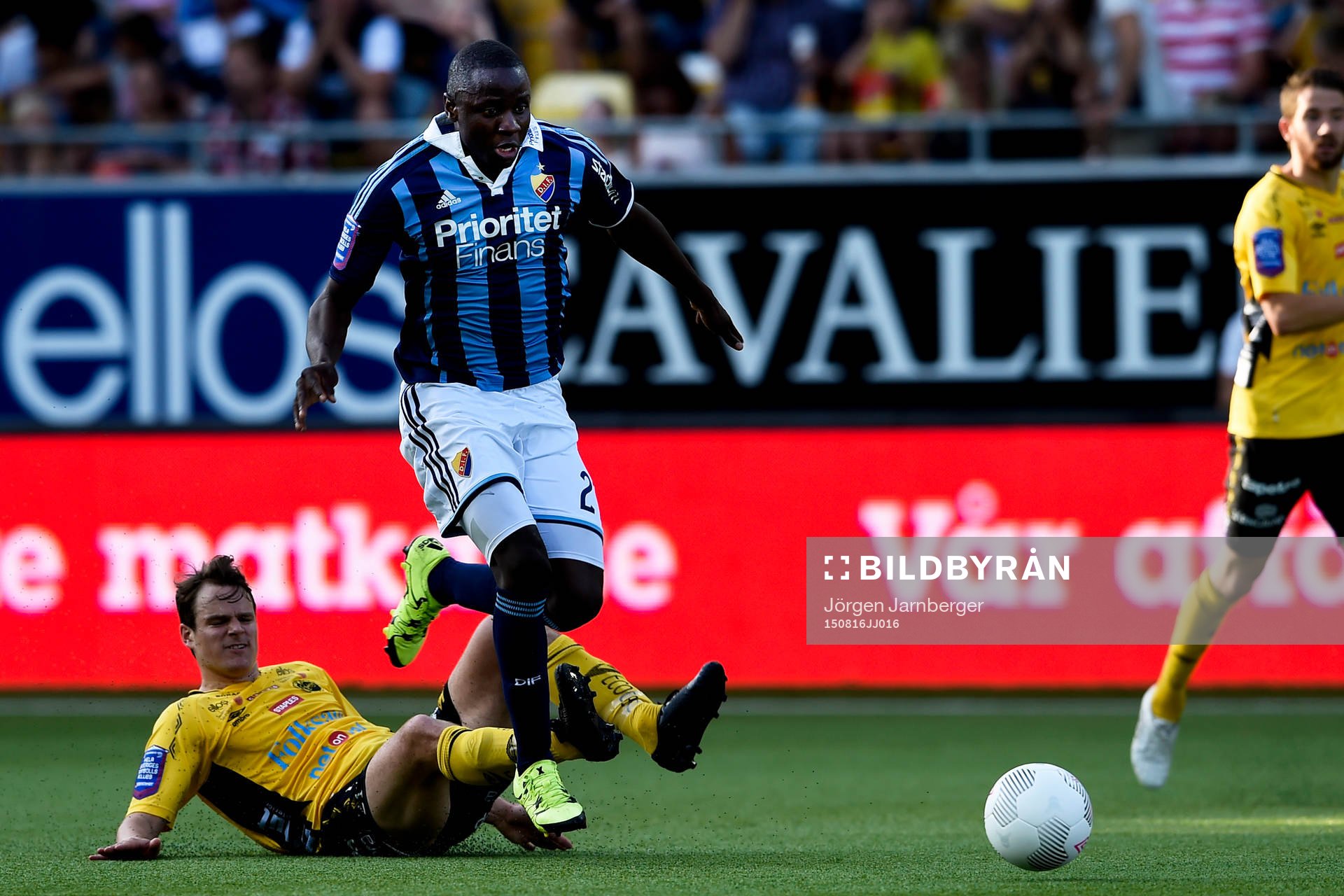 Djurgårdens Nyasha Mushekwi och Elfsborgs Henning Hauger