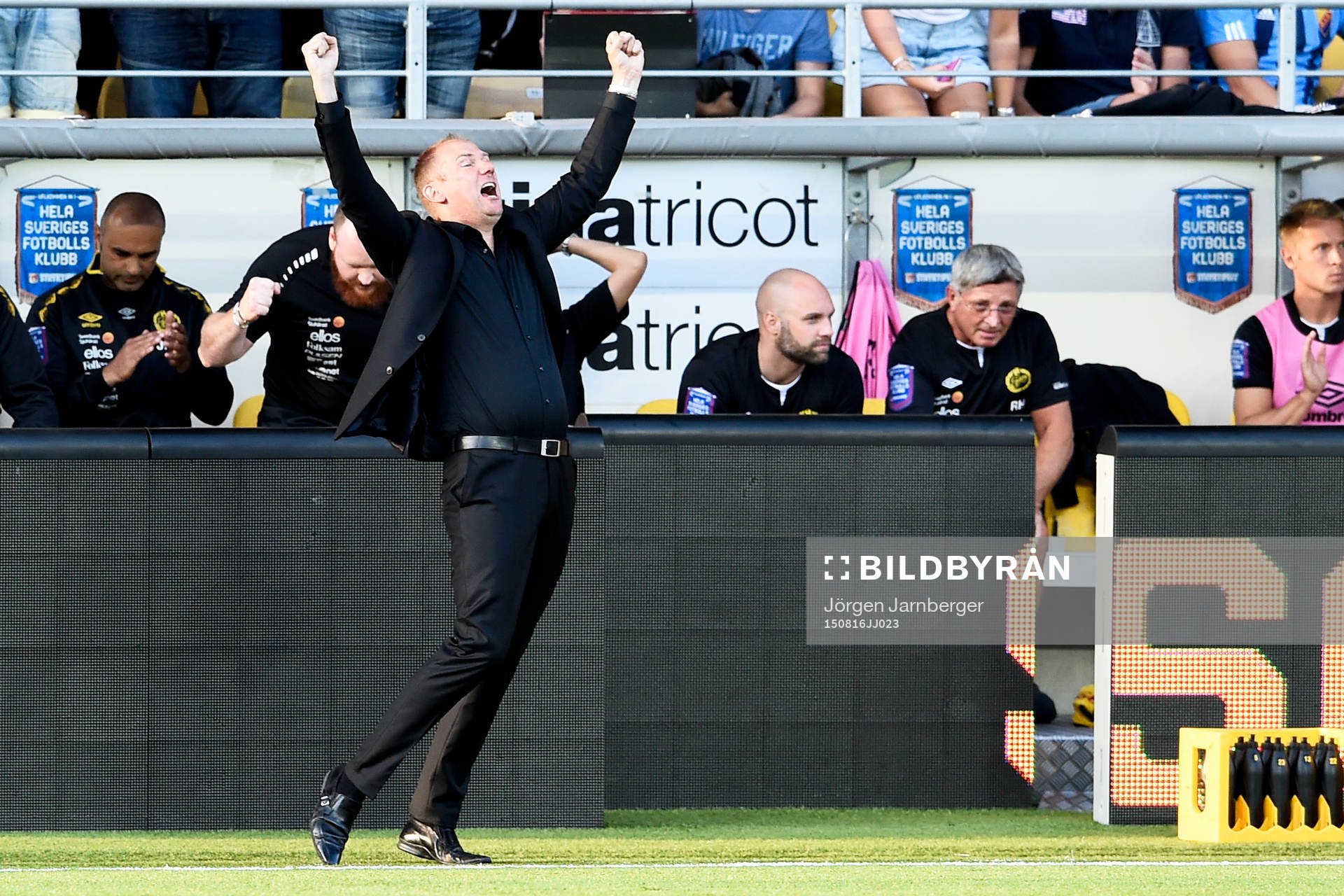 Elfsborgs manager Magnus Haglund jublar