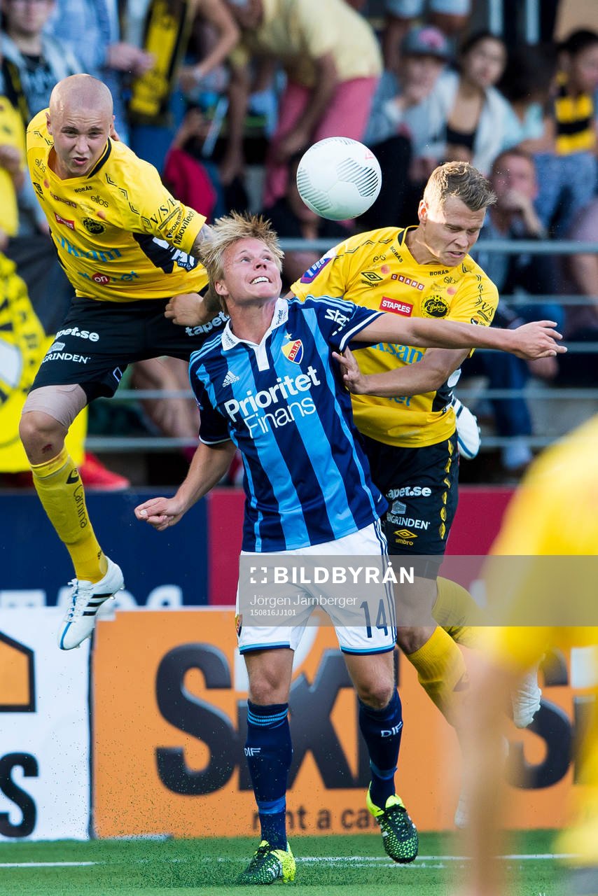 Kamp mellan Djurgårdens Elliot Käck och Elfsborgs