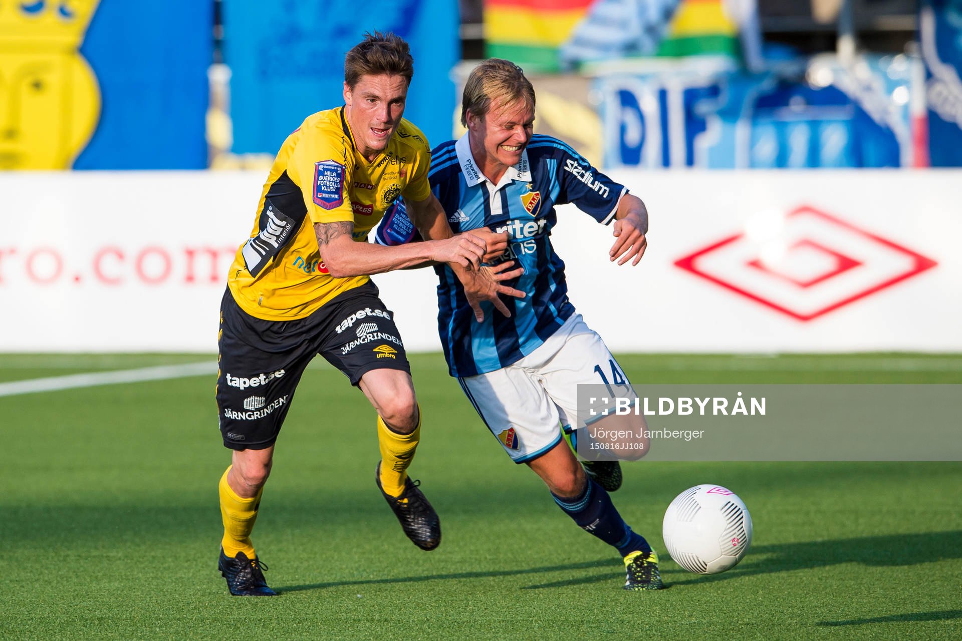 Kamp mellan Djurgårdens Elliot Käck och Elfsborgs Lasse