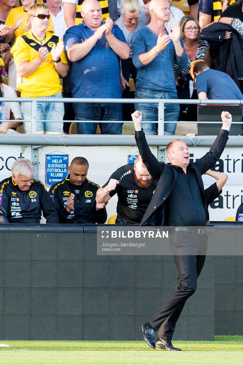 Elfsborgs manager Magnus Haglund jublar