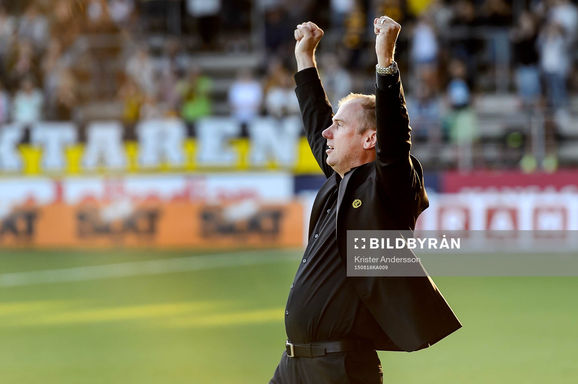 Elfsborgs manager Magnus Haglund jublar