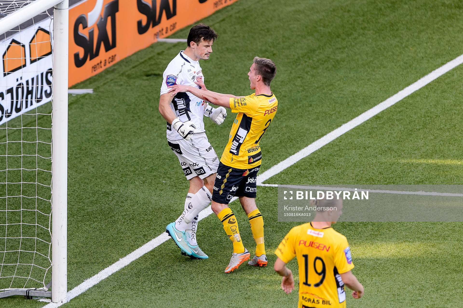 Elfsborgs målvakt Kevin Stuhr Ellegaard räddar en straff