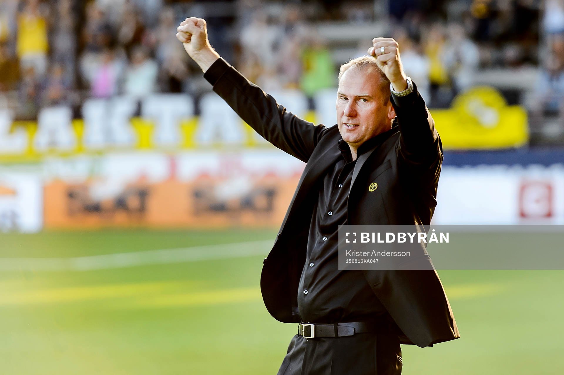 Elfsborgs manager Magnus Haglund jublar
