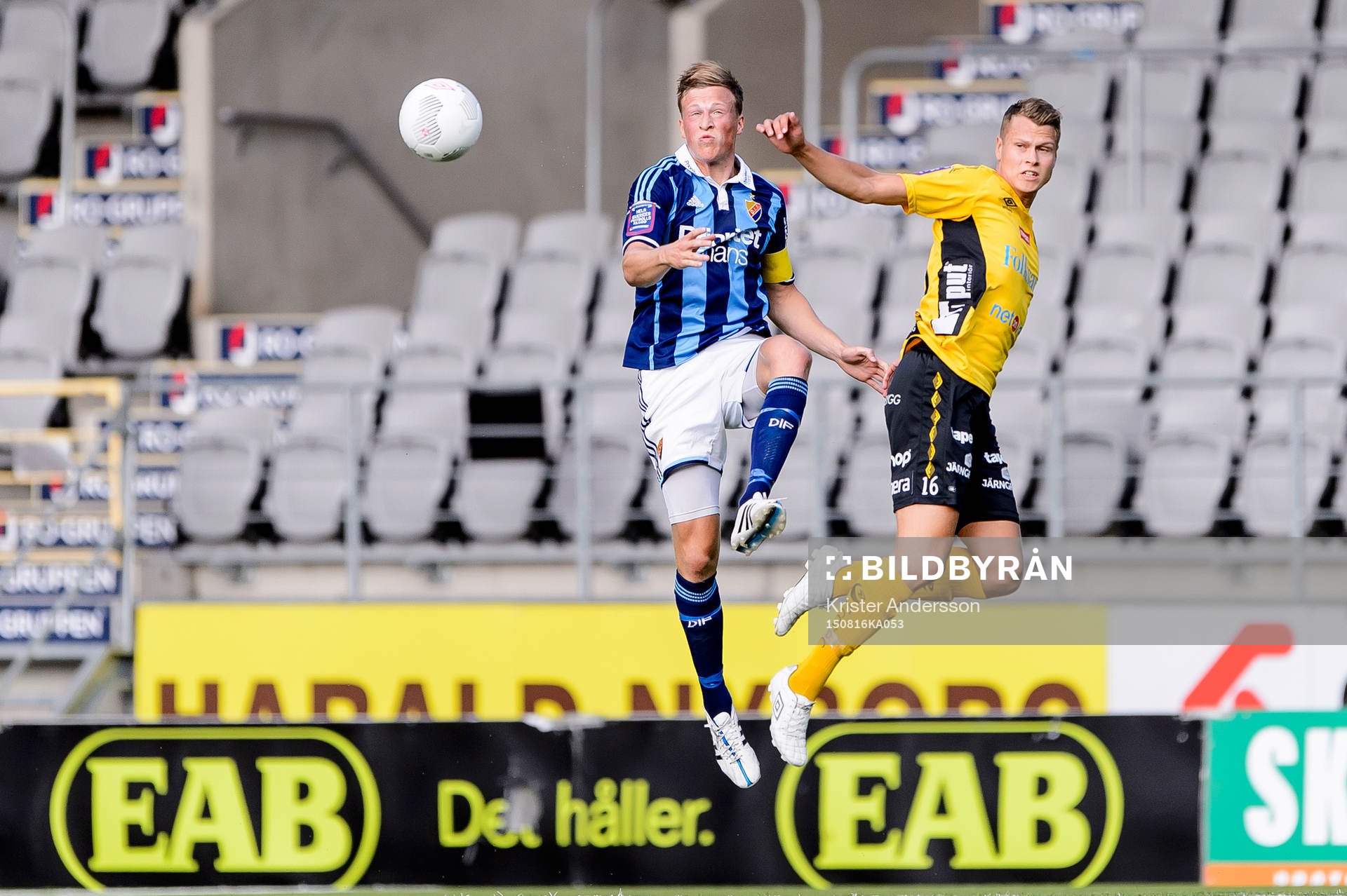 Djurgårdens Emil Bergström och Elfsborgs Viktor Claesson