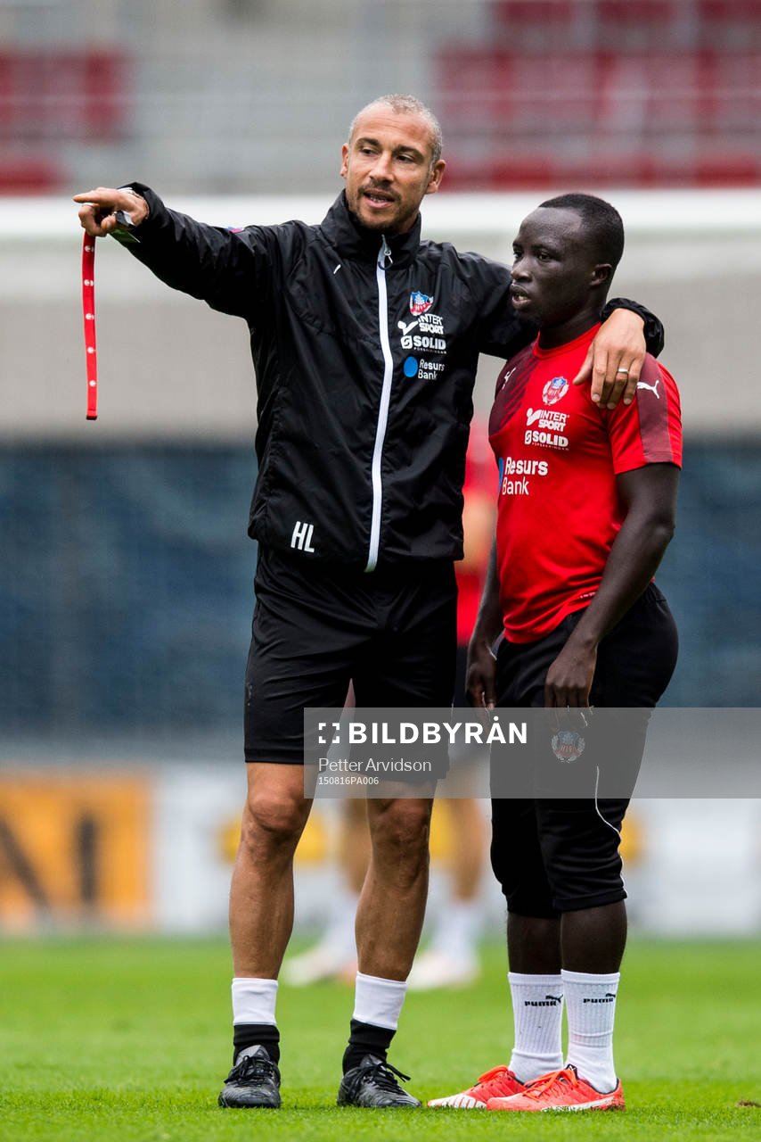 Manager Henrik Larsson och Emmanuel Boateng