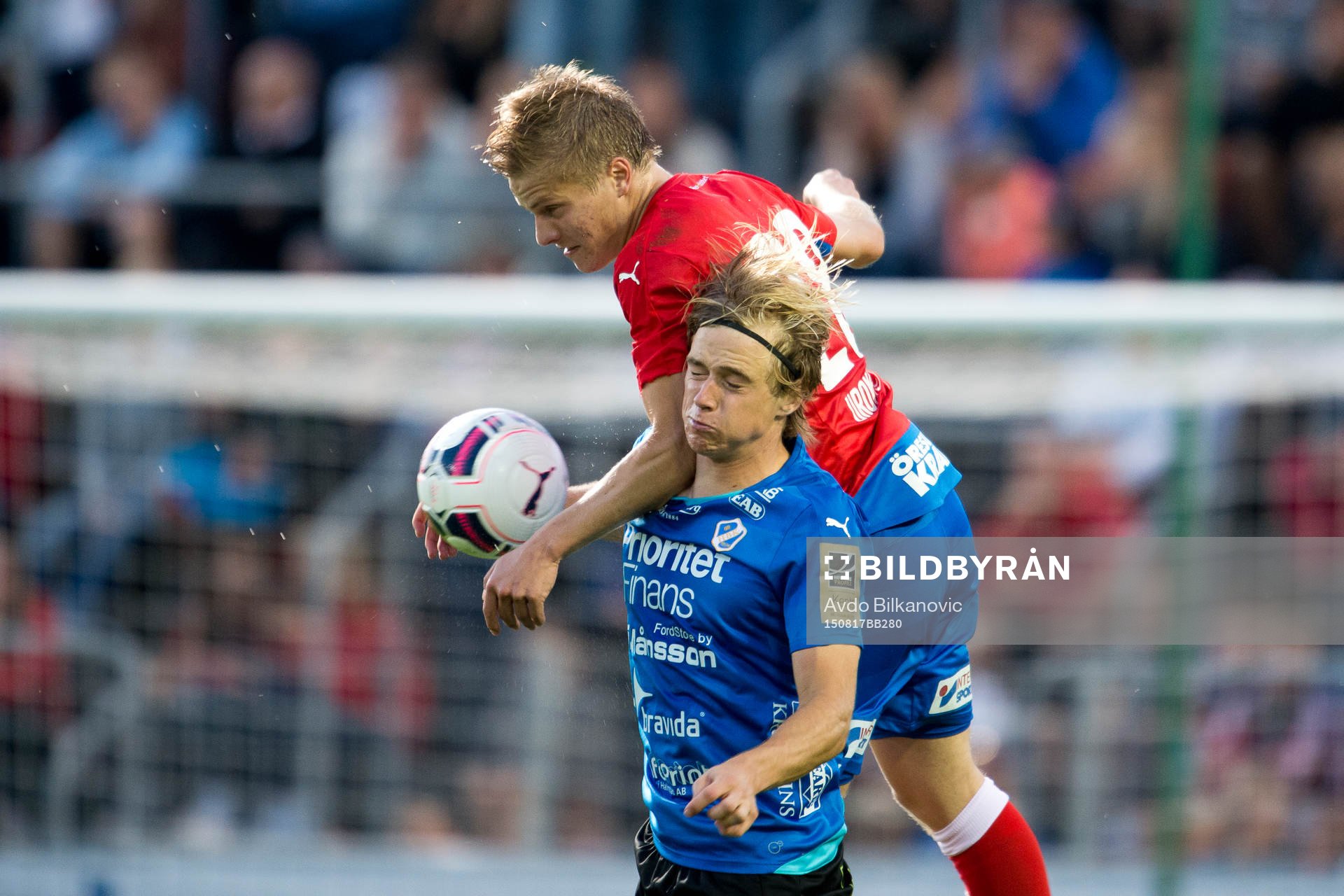 Halmstads Snorre Krogsgård i nickduellen med Helsingborgs