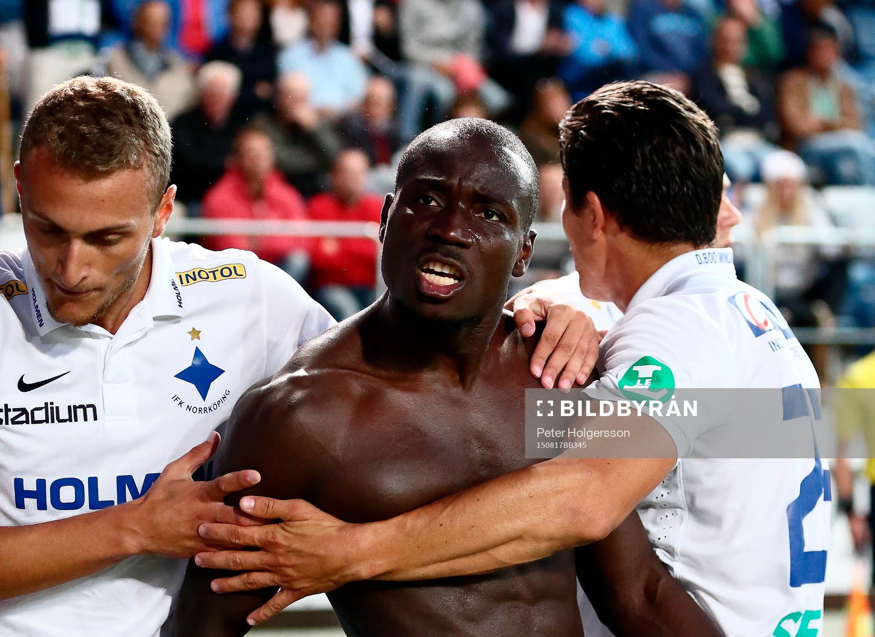 Norrköpings Gentrit Citaku och Alhaji Kamara jublar