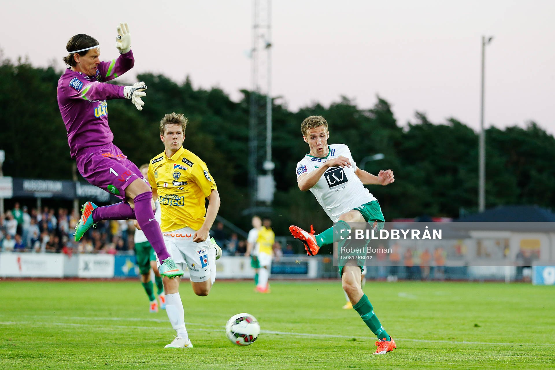 Hammarbys Fredrik Torsteinbö gör 0-1 bakom Falkenbergs