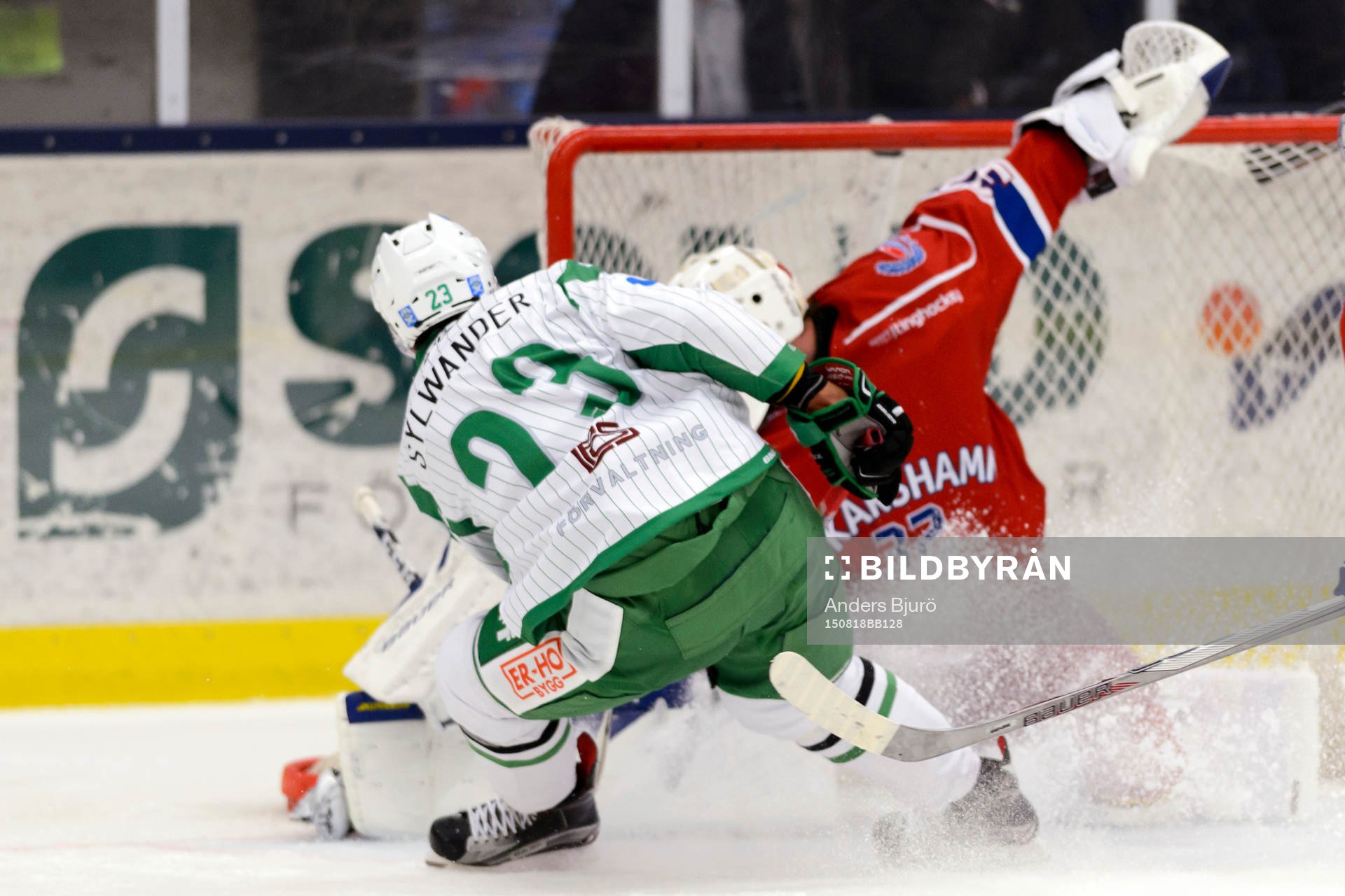 Rögles Daniel Sylwander gör 1-1 bakom Oskarshamns