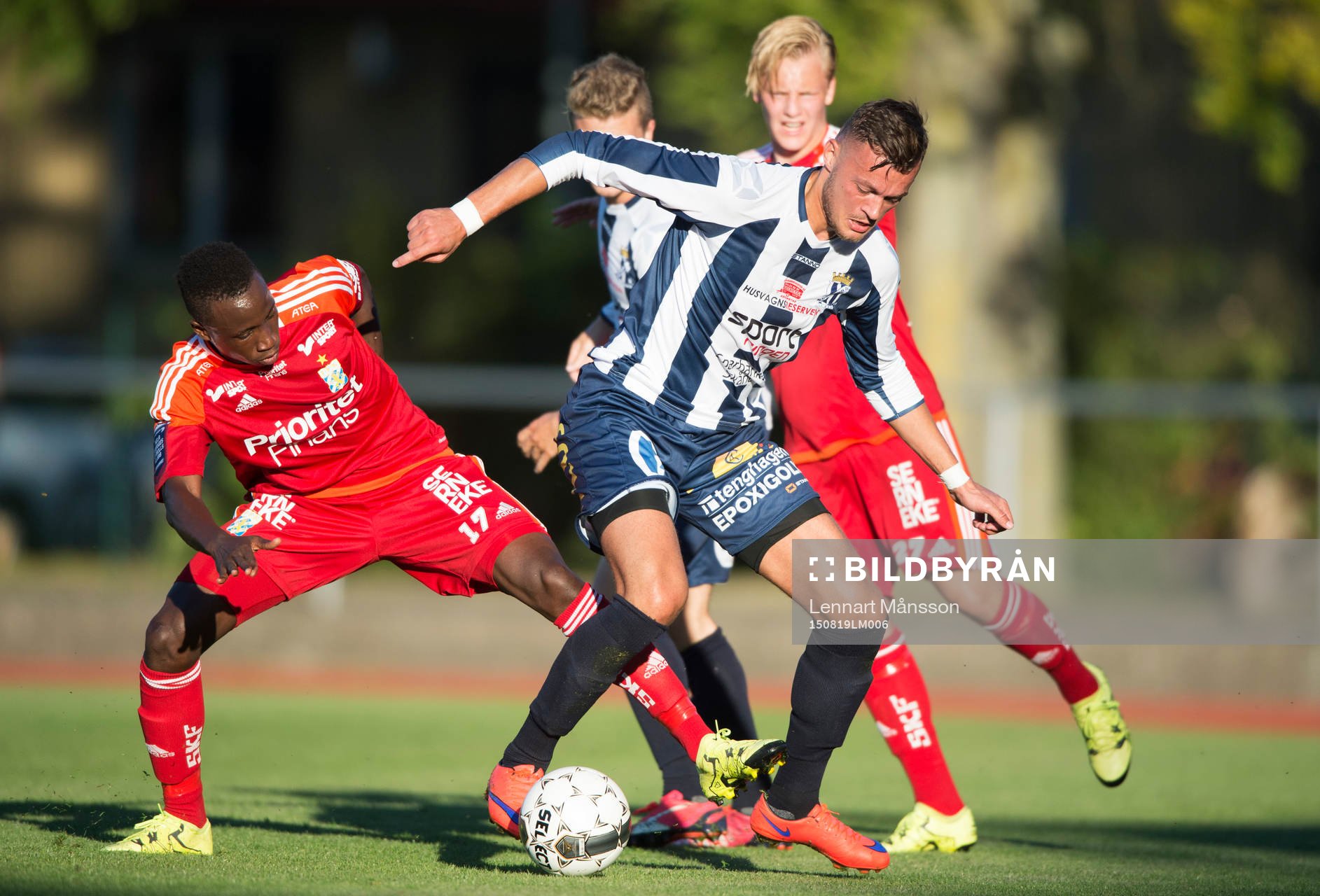 Kristianstads Ylber Ejupi mot IFK Göteborgs Kasim Prosper
