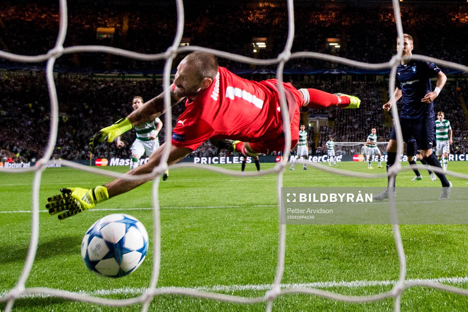 Celtics Leigh Griffiths (ej i bild) nickar in 3-1 bakom
