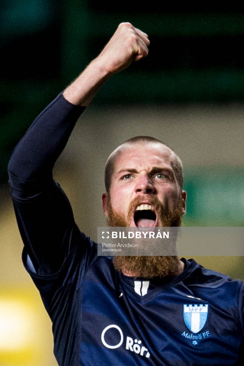 Malmö FFs Jo Inge Berget jublar efter sitt 3-1 mål under fotbollsmatchen mellan Celtic och Malmö FF i kvalet till Champions League den 19 augusti 2015 i Glasgow.