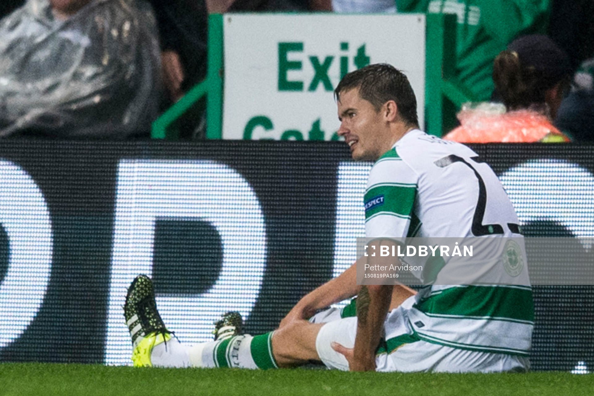 Celtics Mikael Lustig skadad och tvingas till byte