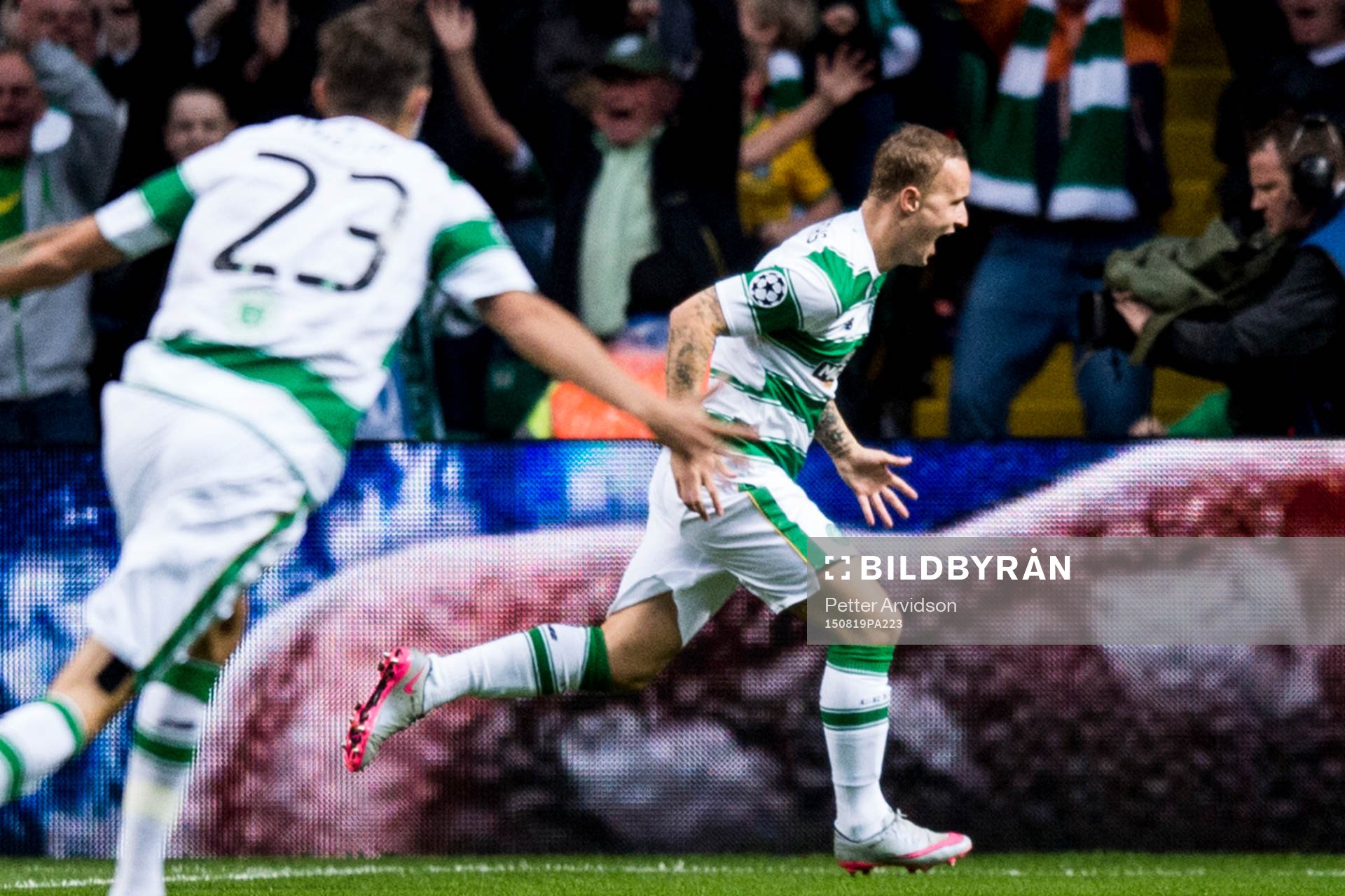 Celtics Mikael Lustig och Leigh Griffiths jublar efter 1-0 under fotbollsmatchen mellan Celtic och Malmö FF i kvalet till Champions League den 19 augusti 2015 i Glasgow.