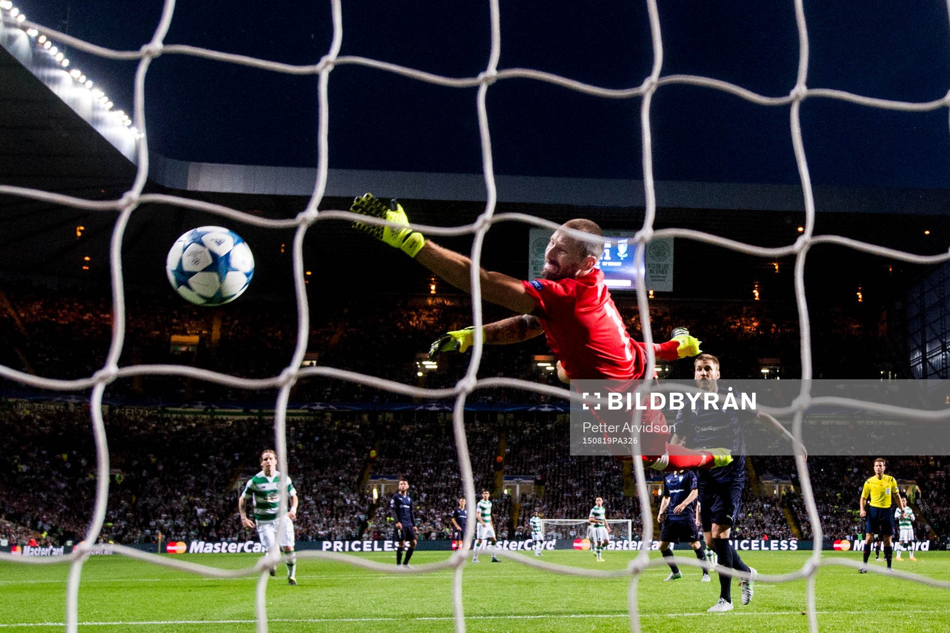 Celtics Leigh Griffiths (ej i bild) nickar in 3-1 bakom