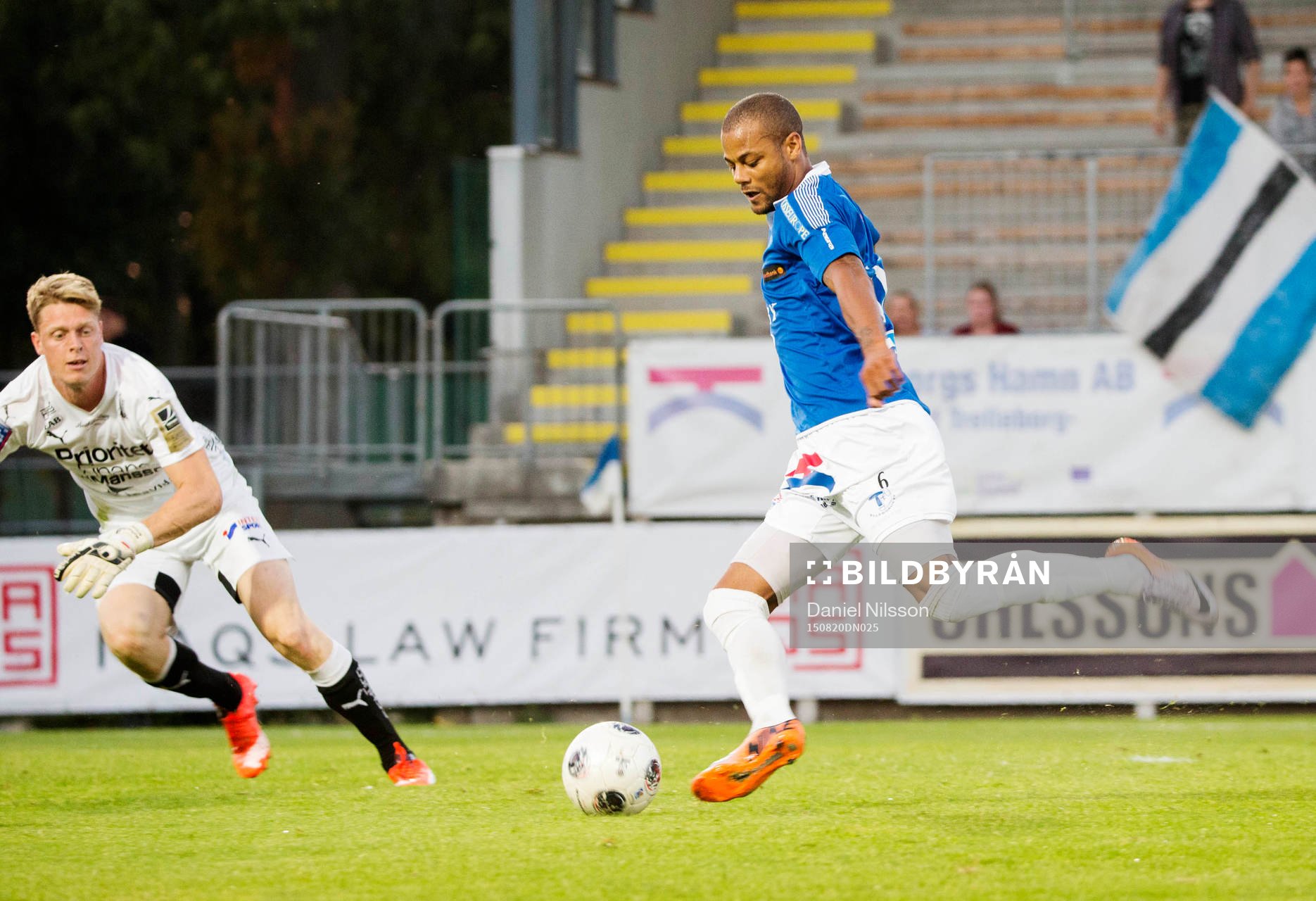 Halmstads målvakt Malkolm Nilsson och Trelleborgs Salif