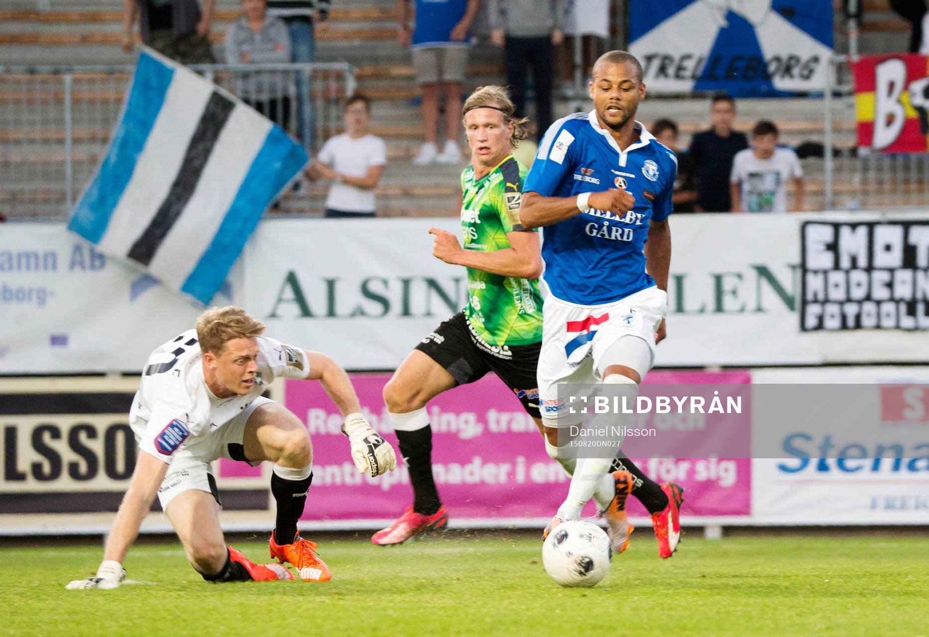 Halmstads målvakt Malkolm Nilsson och Alexander Berntsson