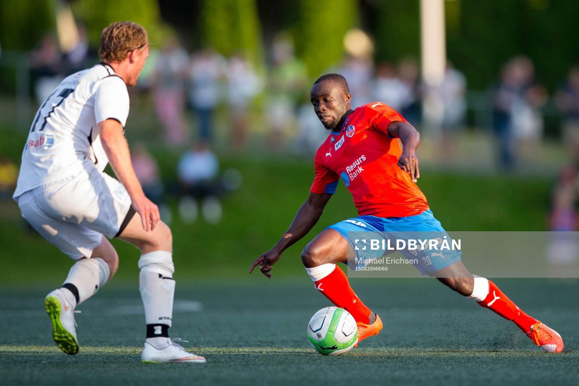 Helsingborgs Emmanuel Boateng mot Lundens Olle Sjöberg
