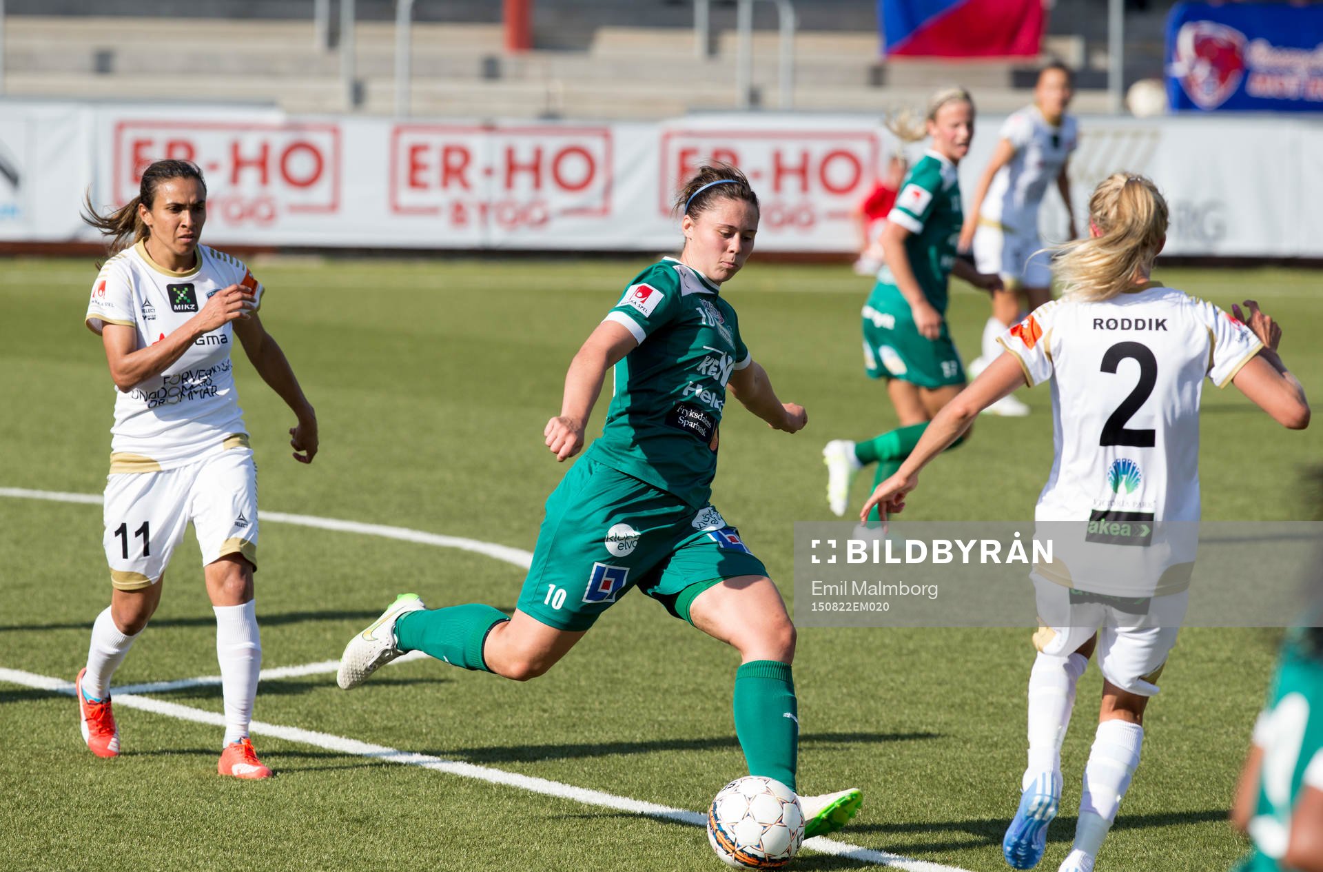 Mallbackens Zoe Ness under fotbollsmatchen i damallsvenskan mellan FC Rosengård och Mallbacken den 22 augusti 2015 i Malmö.