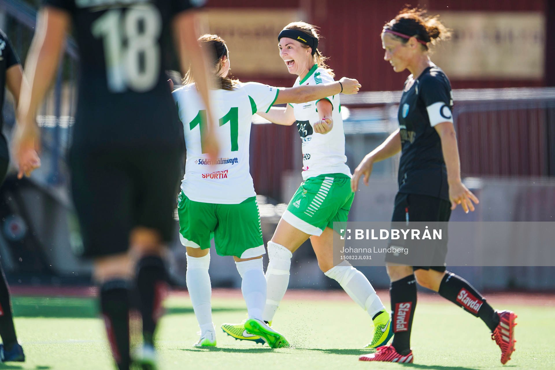 Hammarbys Elina Johansson jublar
