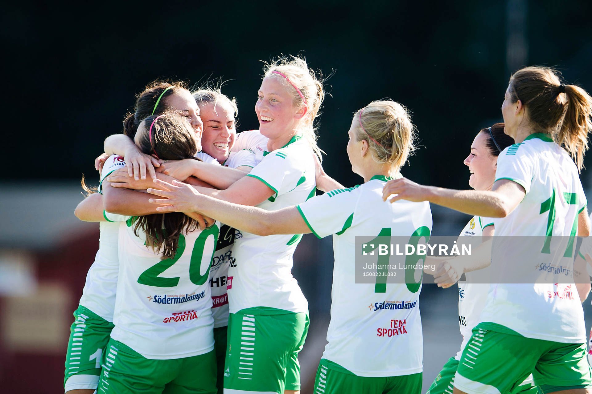 Hammarbys spelare jublar