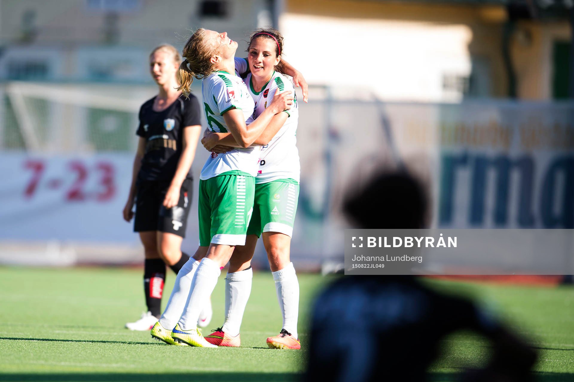 Hammarbys spelare jublar