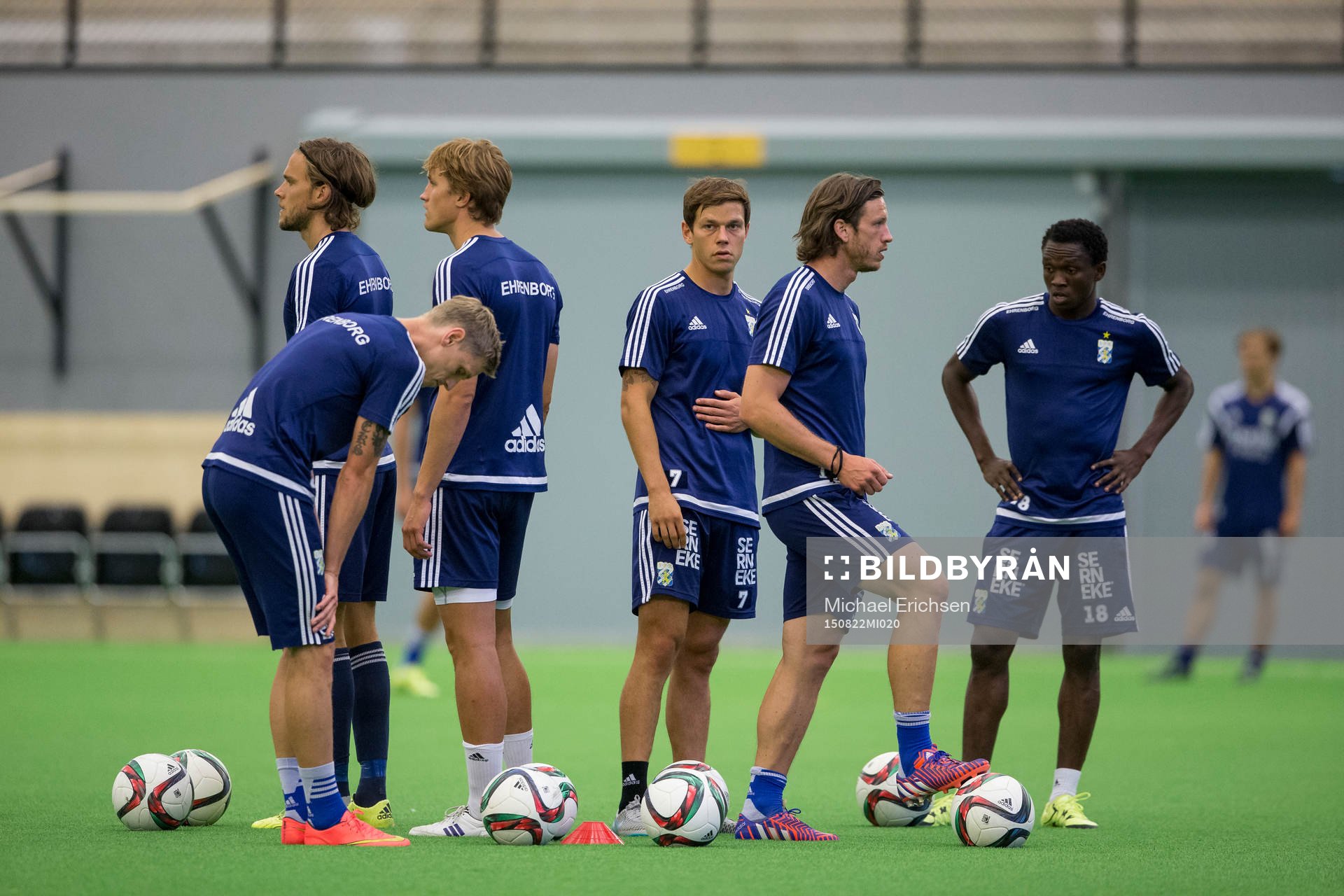 IFK Göteborgs Mads Albaek och Gustav Svensson (mitten)