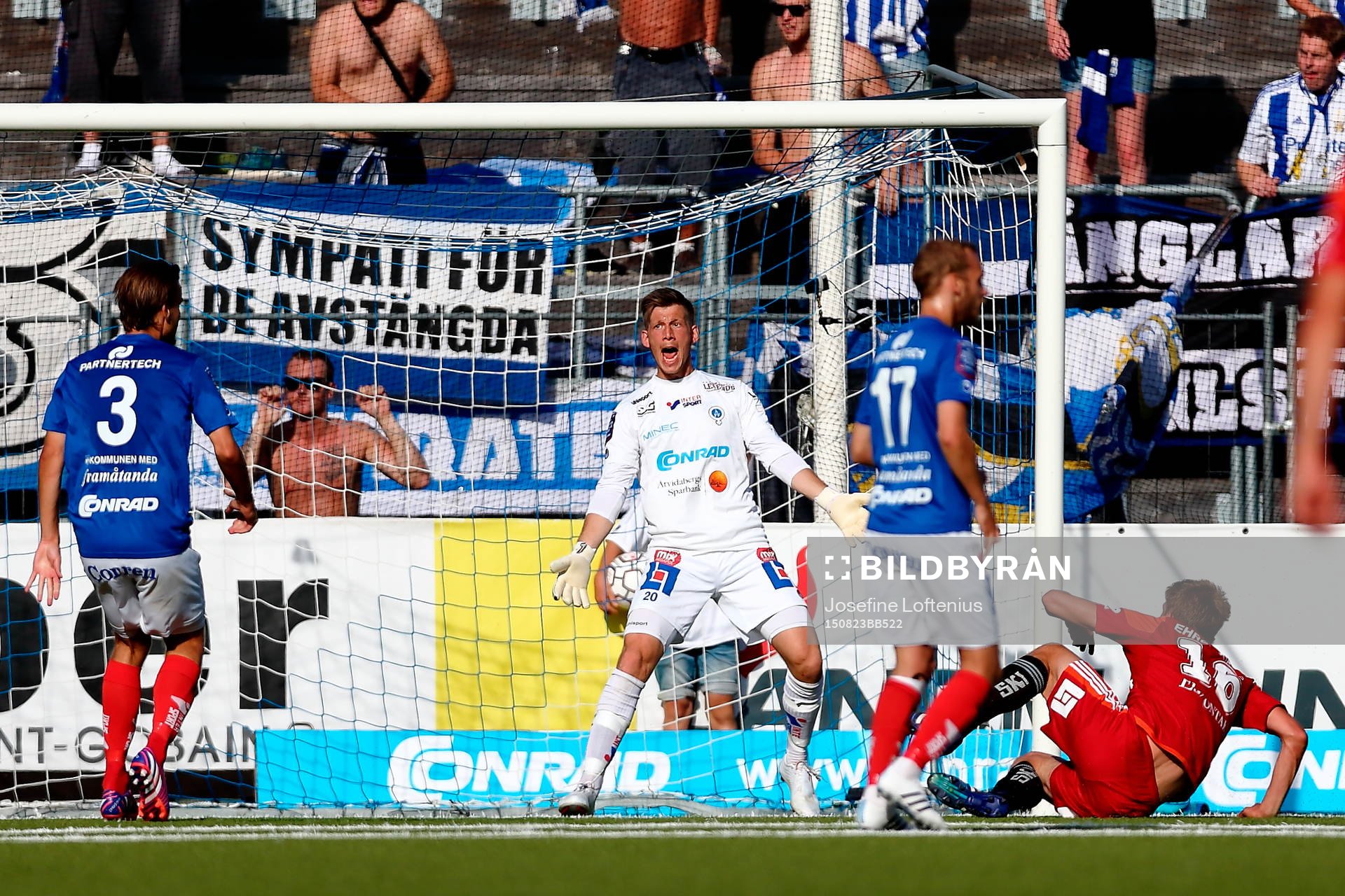 Åtvidabergs målvakt Gustav Jansson reagerar vid 0-1-målet