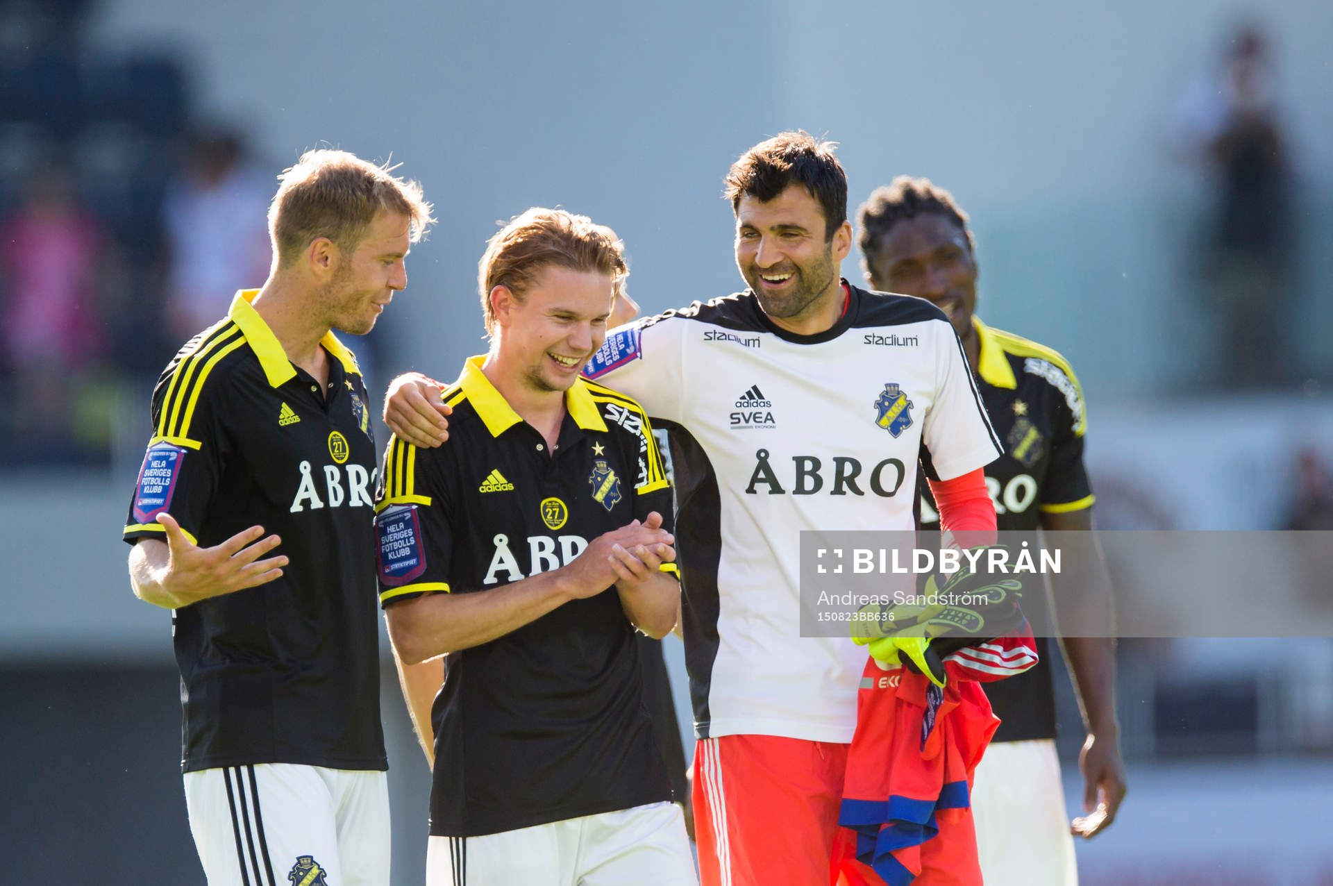 AIK:s Johan Blomberg omfamnas av målvakt Kyriakos Stamatopoulos efter fotbollsmatchen i Allsvenskan mellan Gefle och AIK den 23 Augusti 2015 i Gävle.