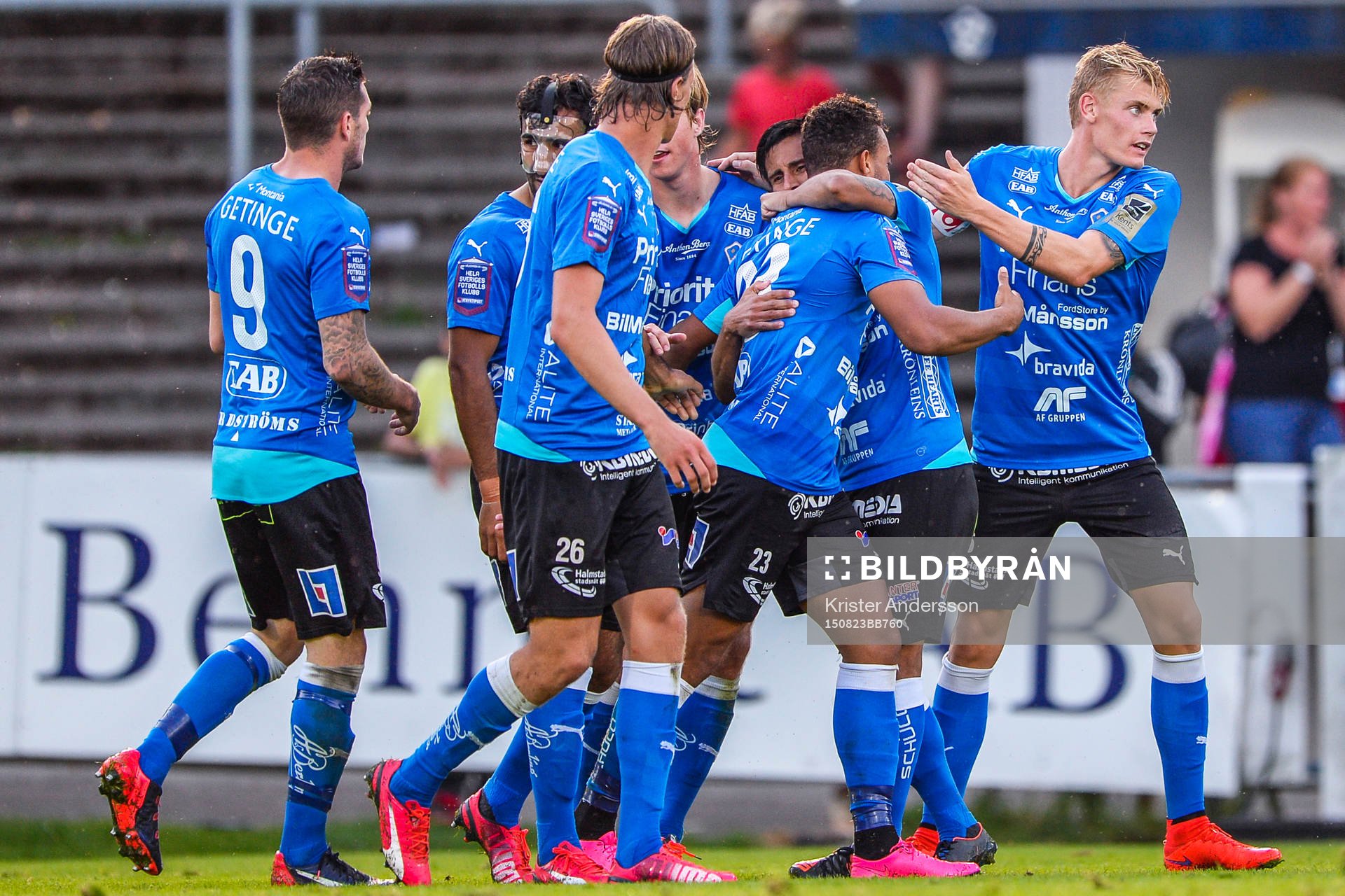 Halmstads spelare firar