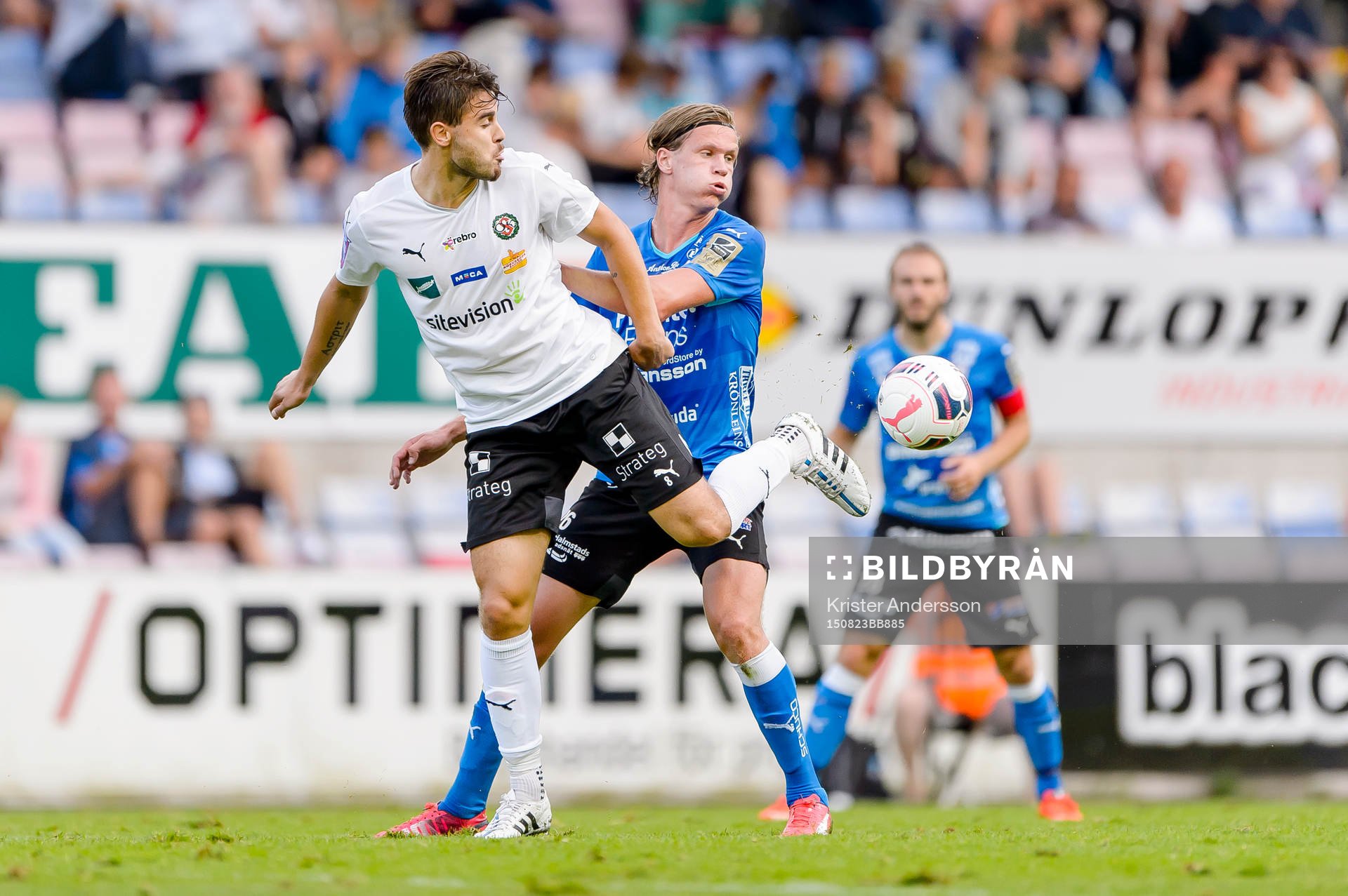 Örebros Astrit Ajdarevic och Halmstads Alexander Berntsson